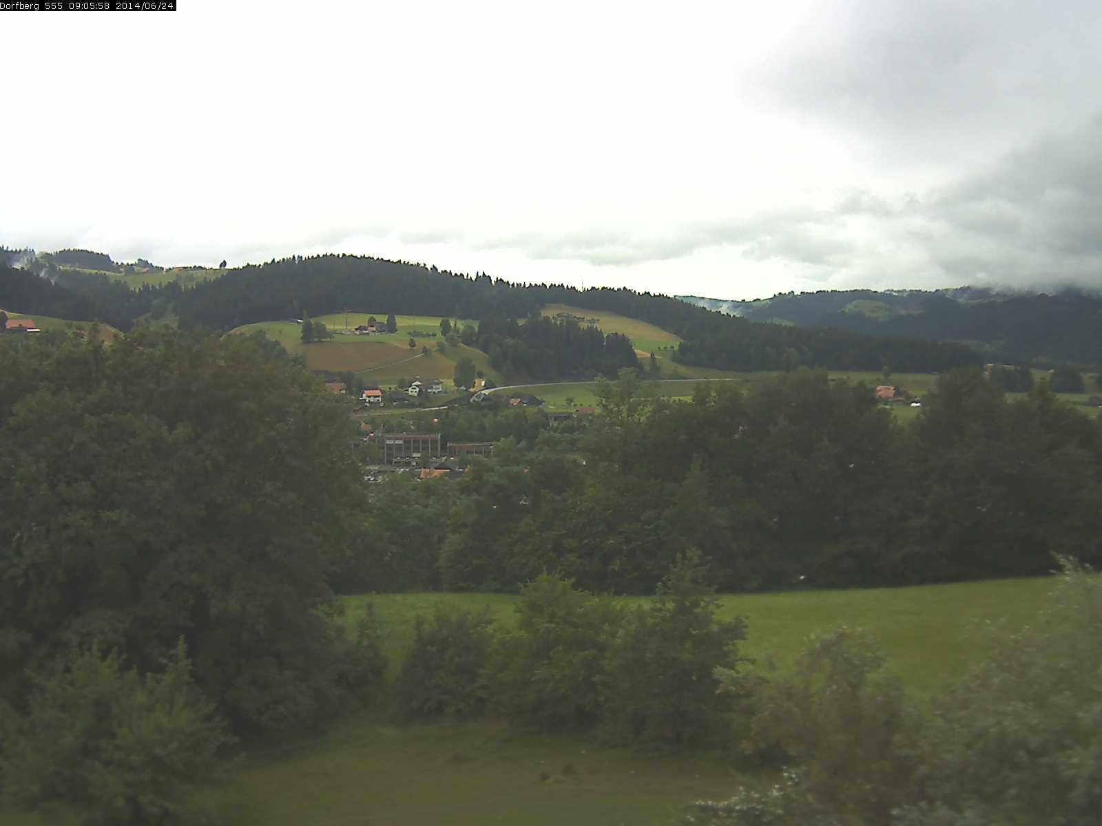 Webcam-Bild: Aussicht vom Dorfberg in Langnau 20140624-090600
