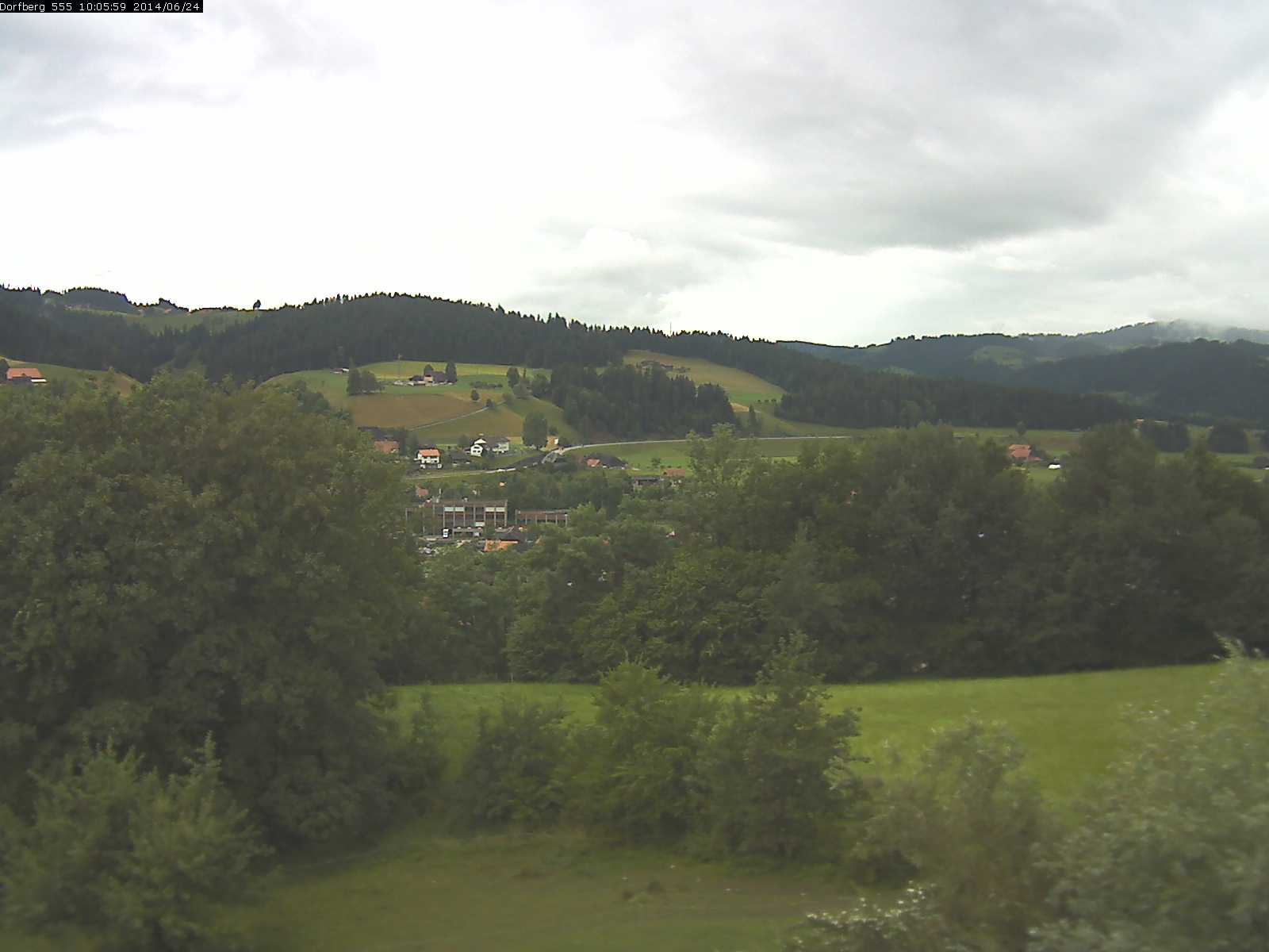 Webcam-Bild: Aussicht vom Dorfberg in Langnau 20140624-100600