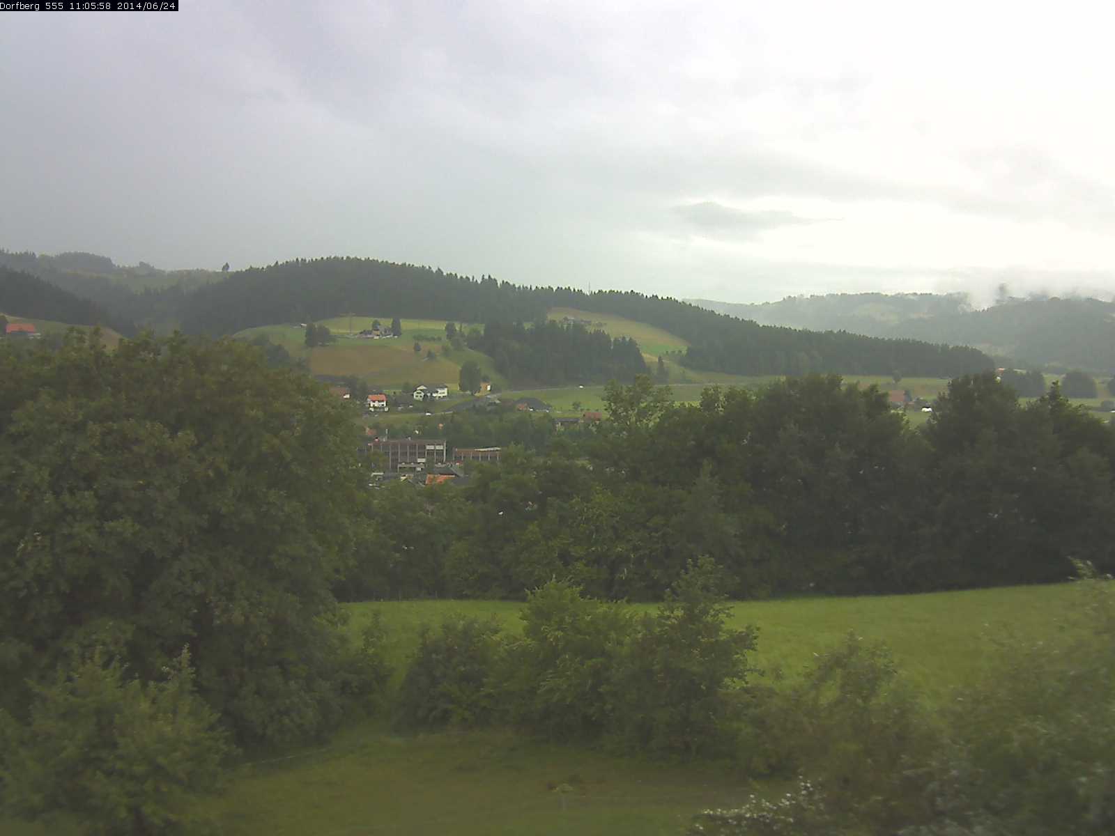 Webcam-Bild: Aussicht vom Dorfberg in Langnau 20140624-110600