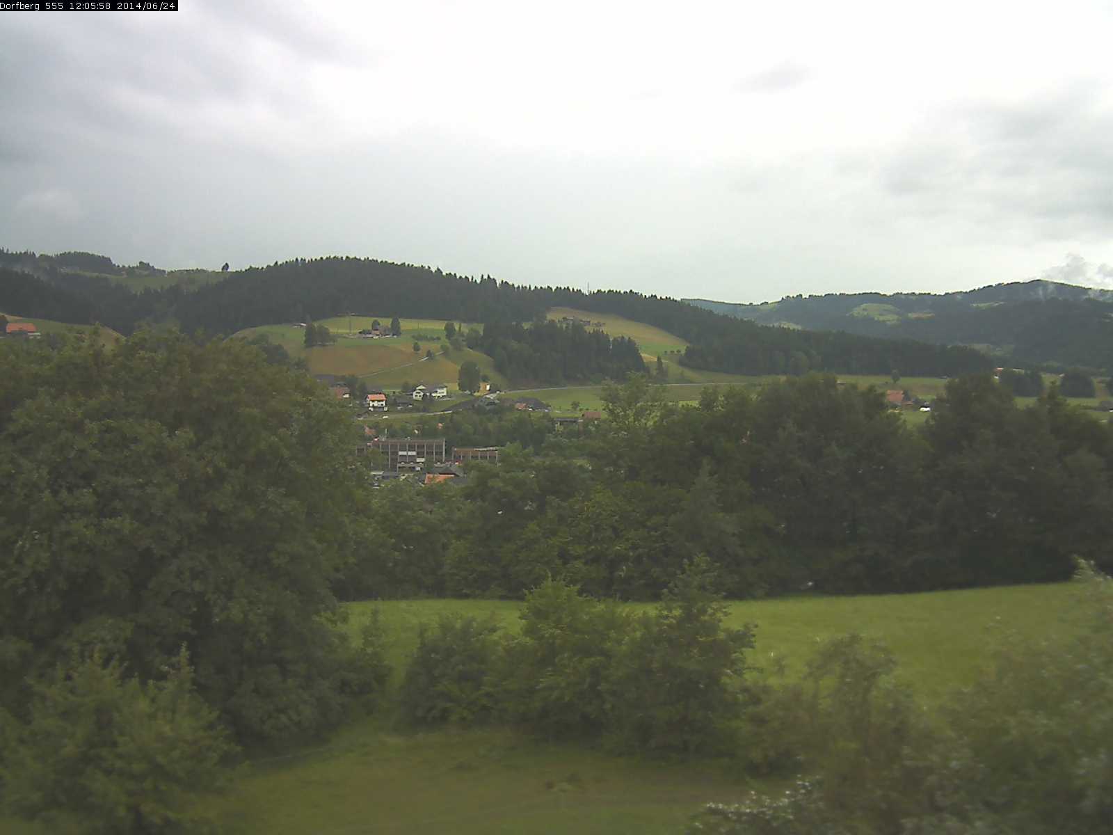 Webcam-Bild: Aussicht vom Dorfberg in Langnau 20140624-120600