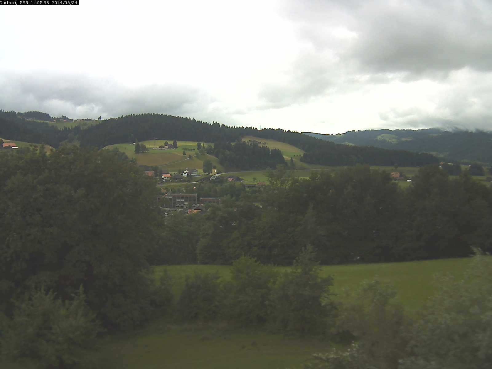 Webcam-Bild: Aussicht vom Dorfberg in Langnau 20140624-140600