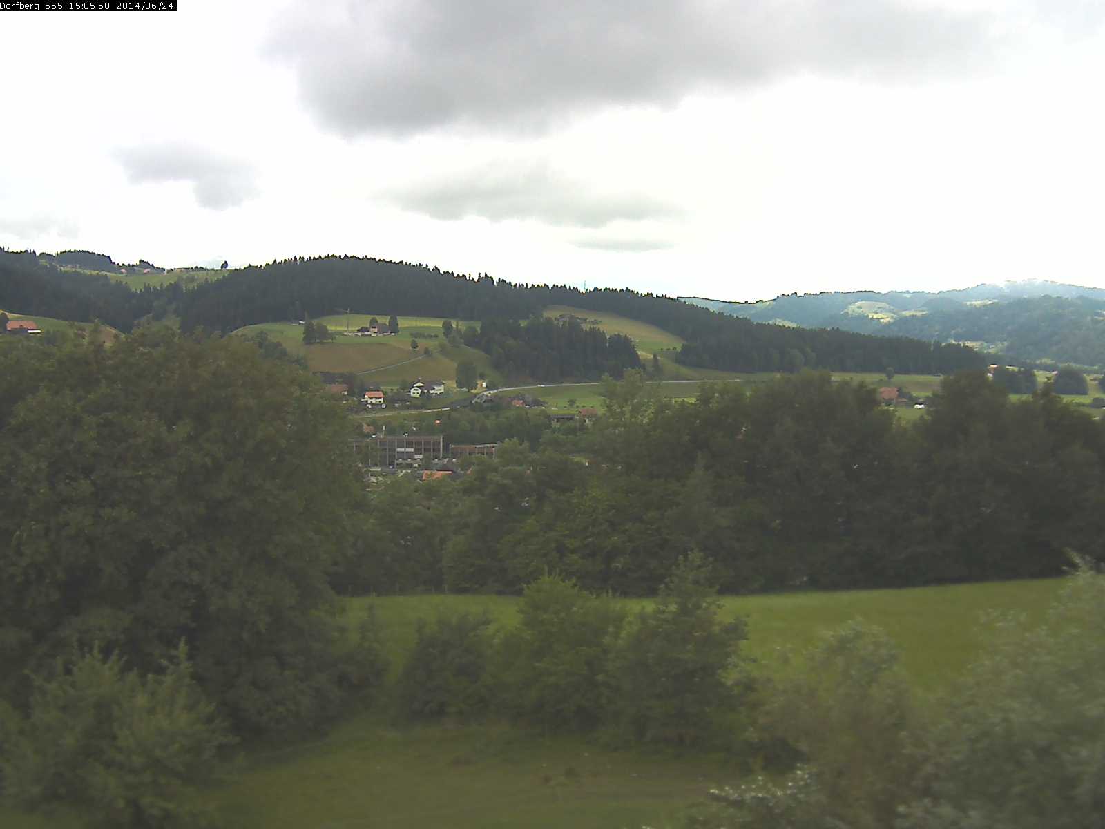 Webcam-Bild: Aussicht vom Dorfberg in Langnau 20140624-150600