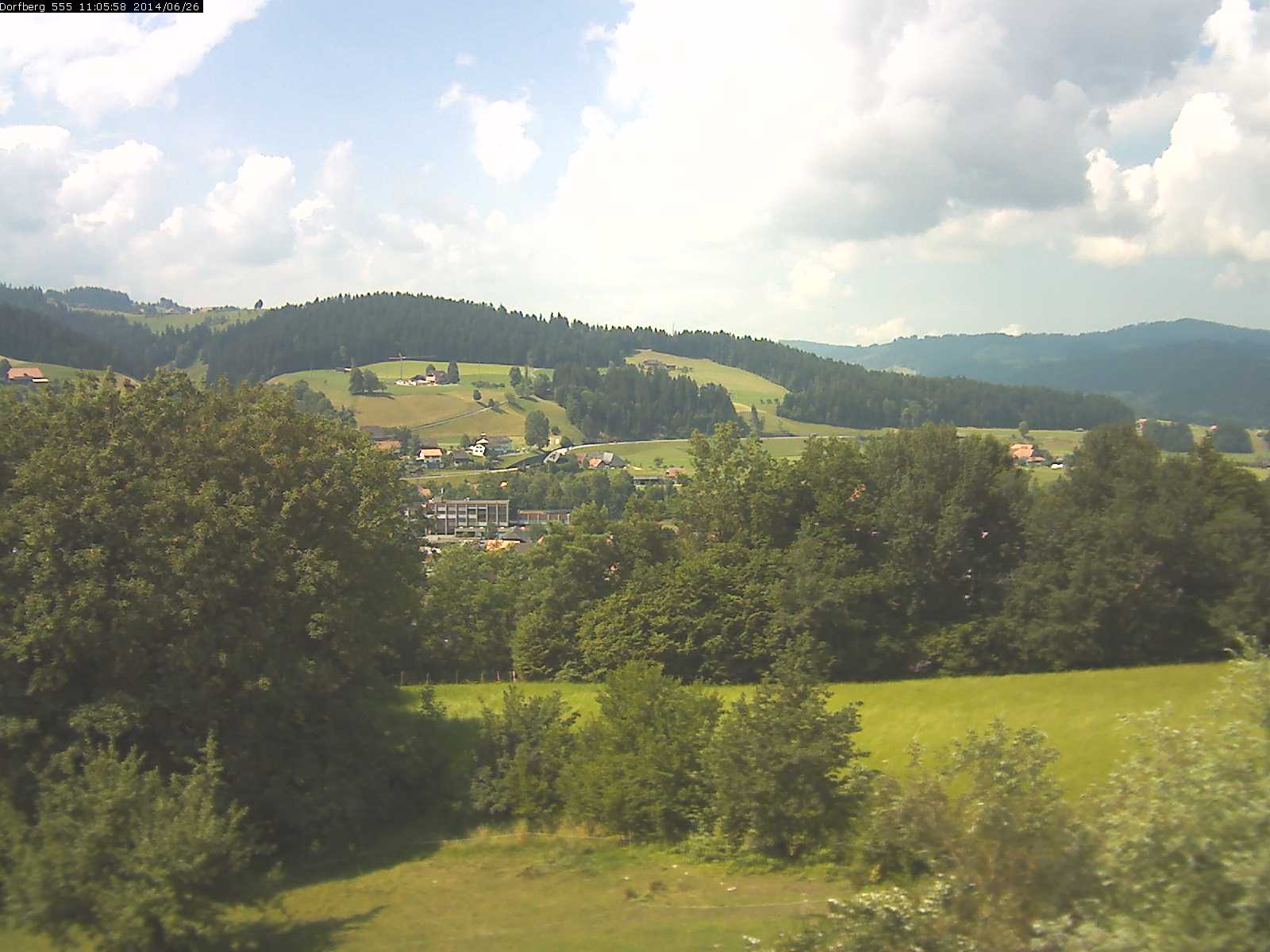 Webcam-Bild: Aussicht vom Dorfberg in Langnau 20140626-110600