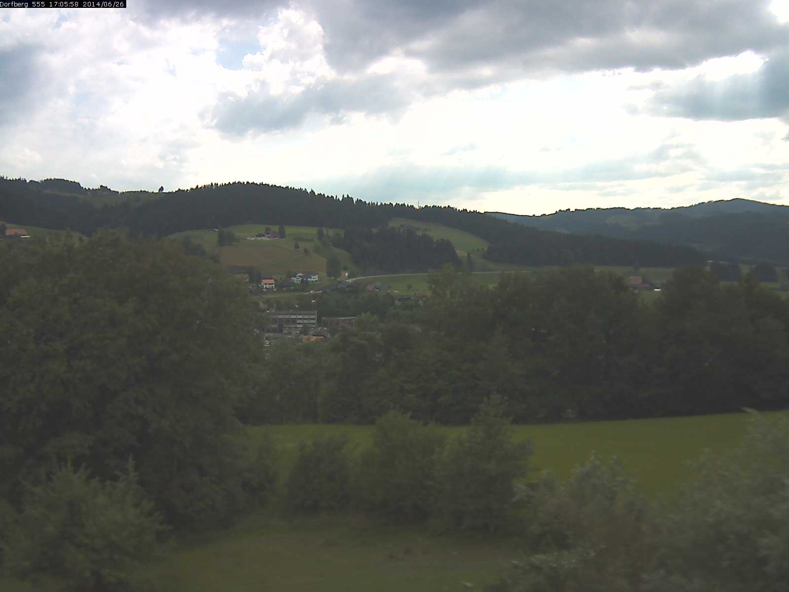 Webcam-Bild: Aussicht vom Dorfberg in Langnau 20140626-170600
