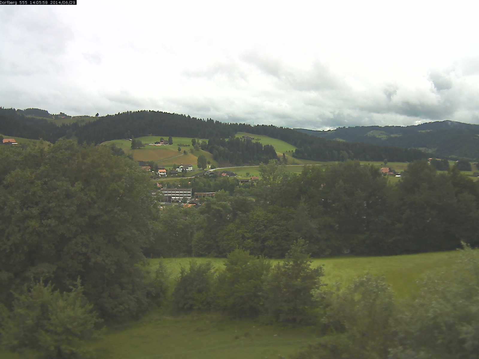 Webcam-Bild: Aussicht vom Dorfberg in Langnau 20140629-140600