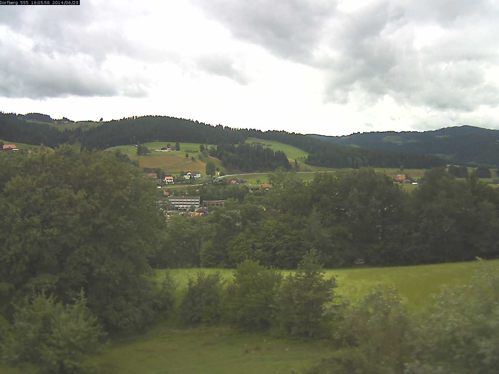 Webcam-Bild: Aussicht vom Dorfberg in Langnau 20140629-160600