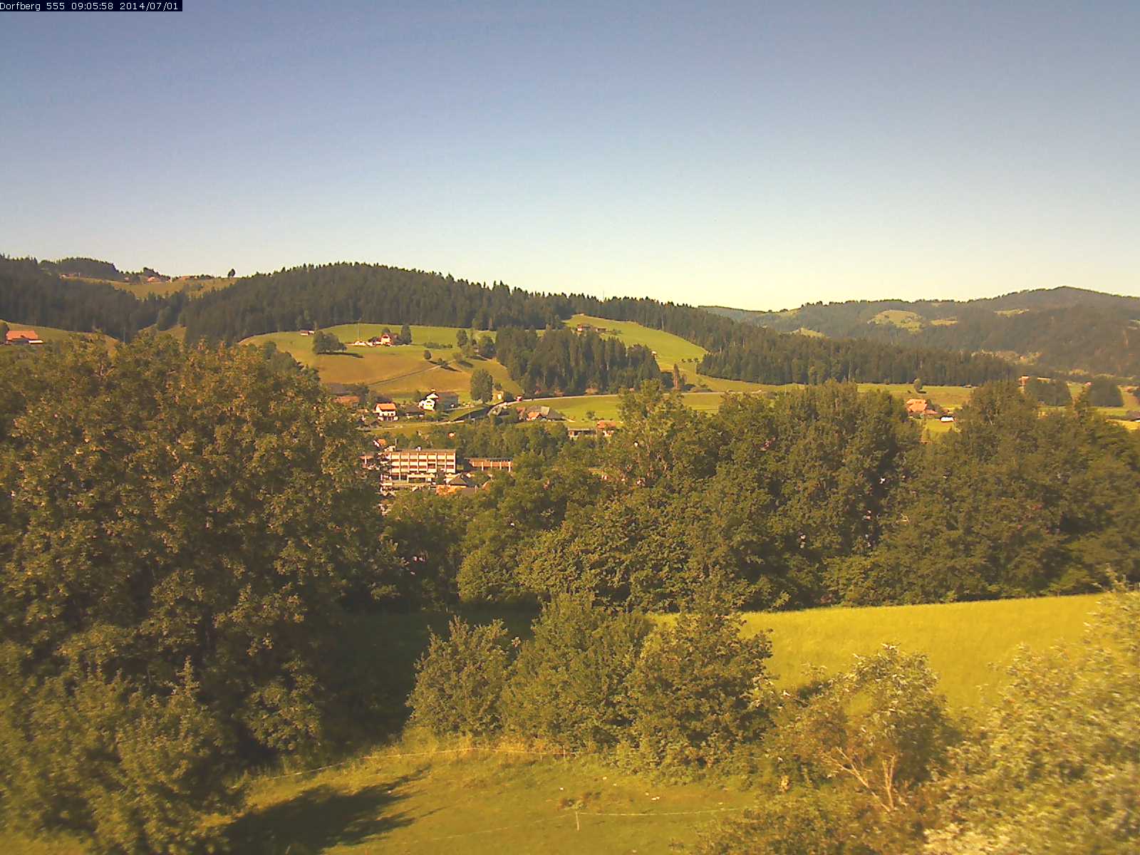 Webcam-Bild: Aussicht vom Dorfberg in Langnau 20140701-090600