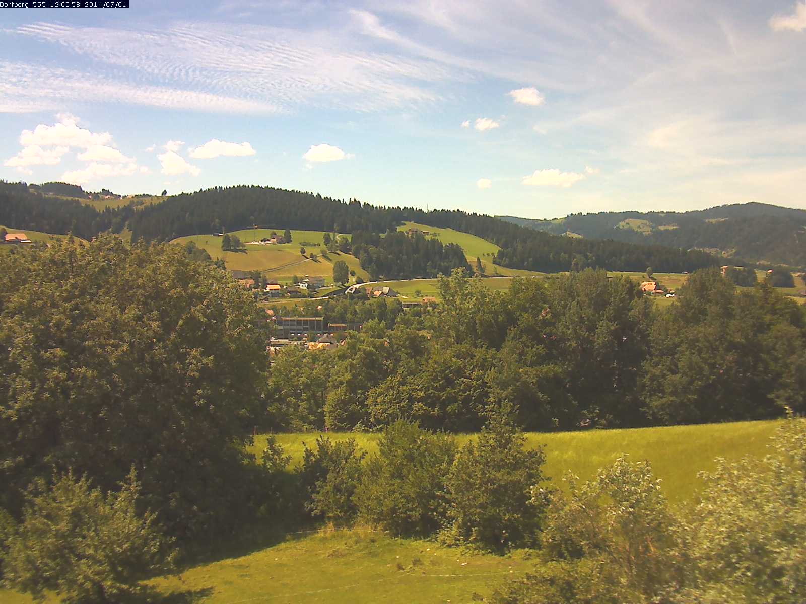 Webcam-Bild: Aussicht vom Dorfberg in Langnau 20140701-120600