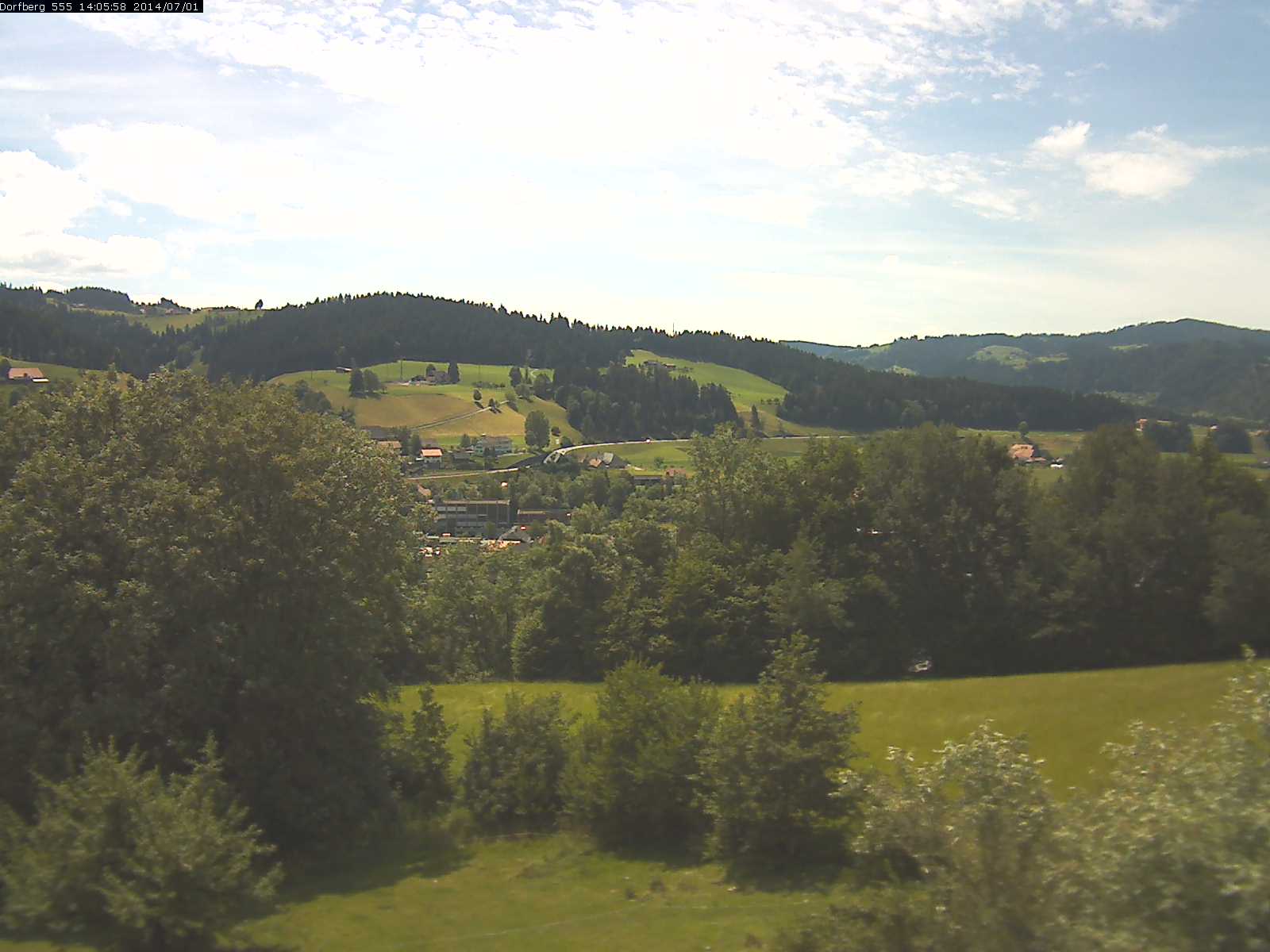 Webcam-Bild: Aussicht vom Dorfberg in Langnau 20140701-140600