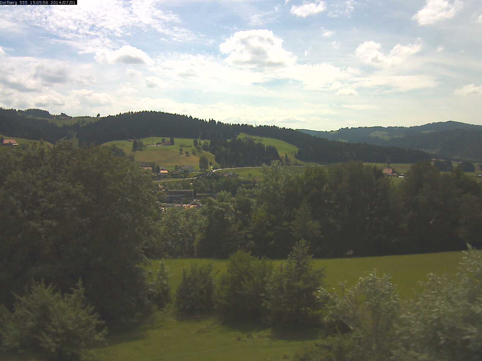 Webcam-Bild: Aussicht vom Dorfberg in Langnau 20140701-150600