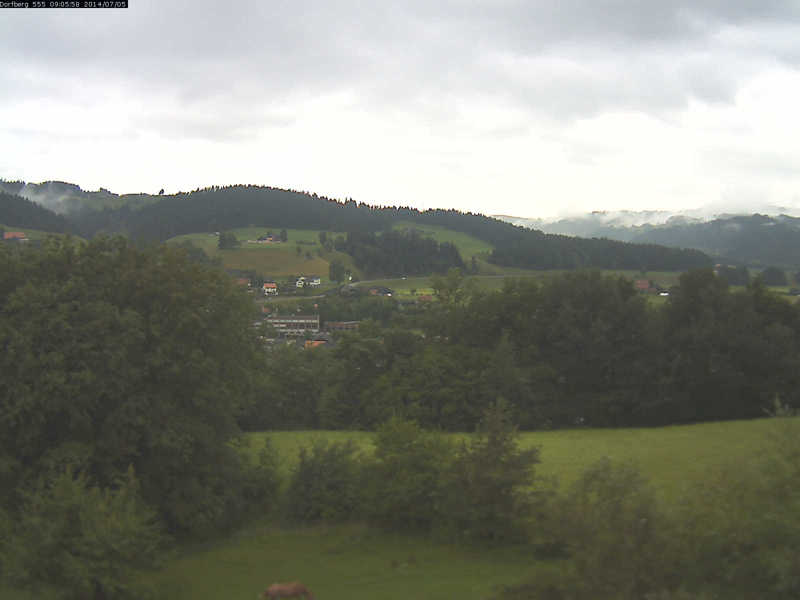 Webcam-Bild: Aussicht vom Dorfberg in Langnau 20140705-090600