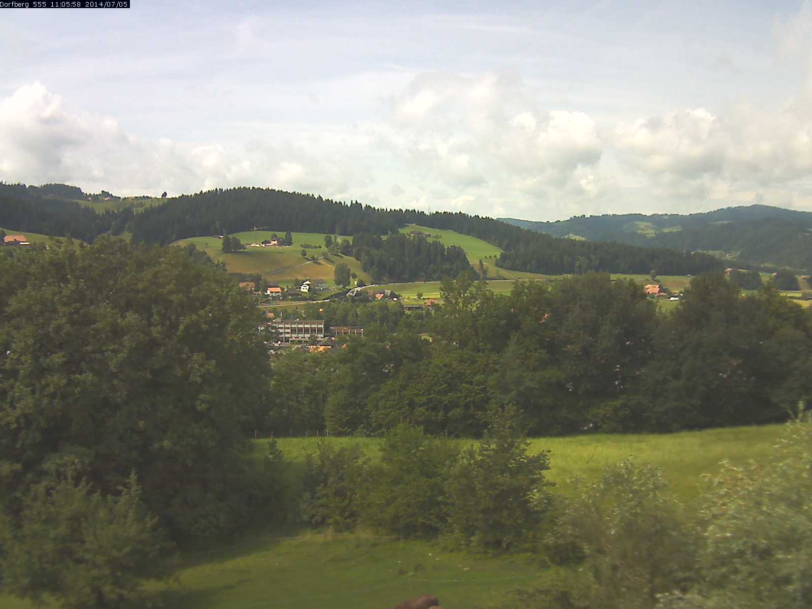 Webcam-Bild: Aussicht vom Dorfberg in Langnau 20140705-110600