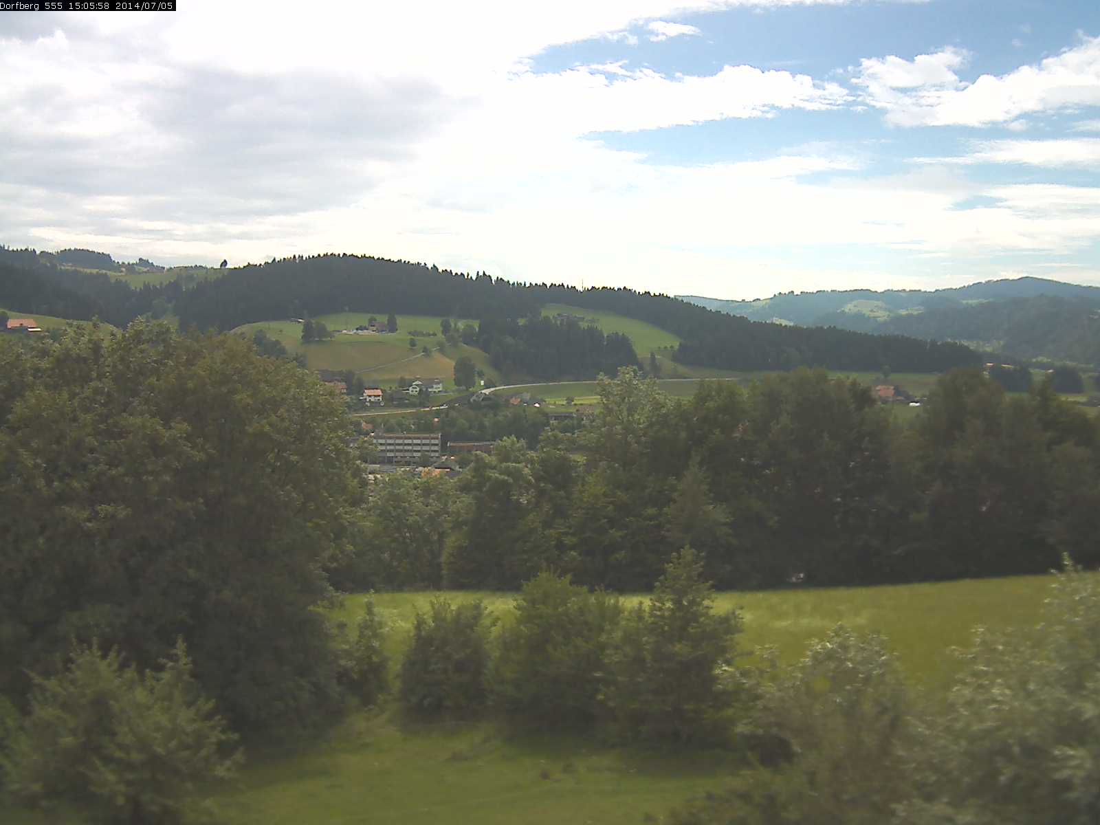 Webcam-Bild: Aussicht vom Dorfberg in Langnau 20140705-150600