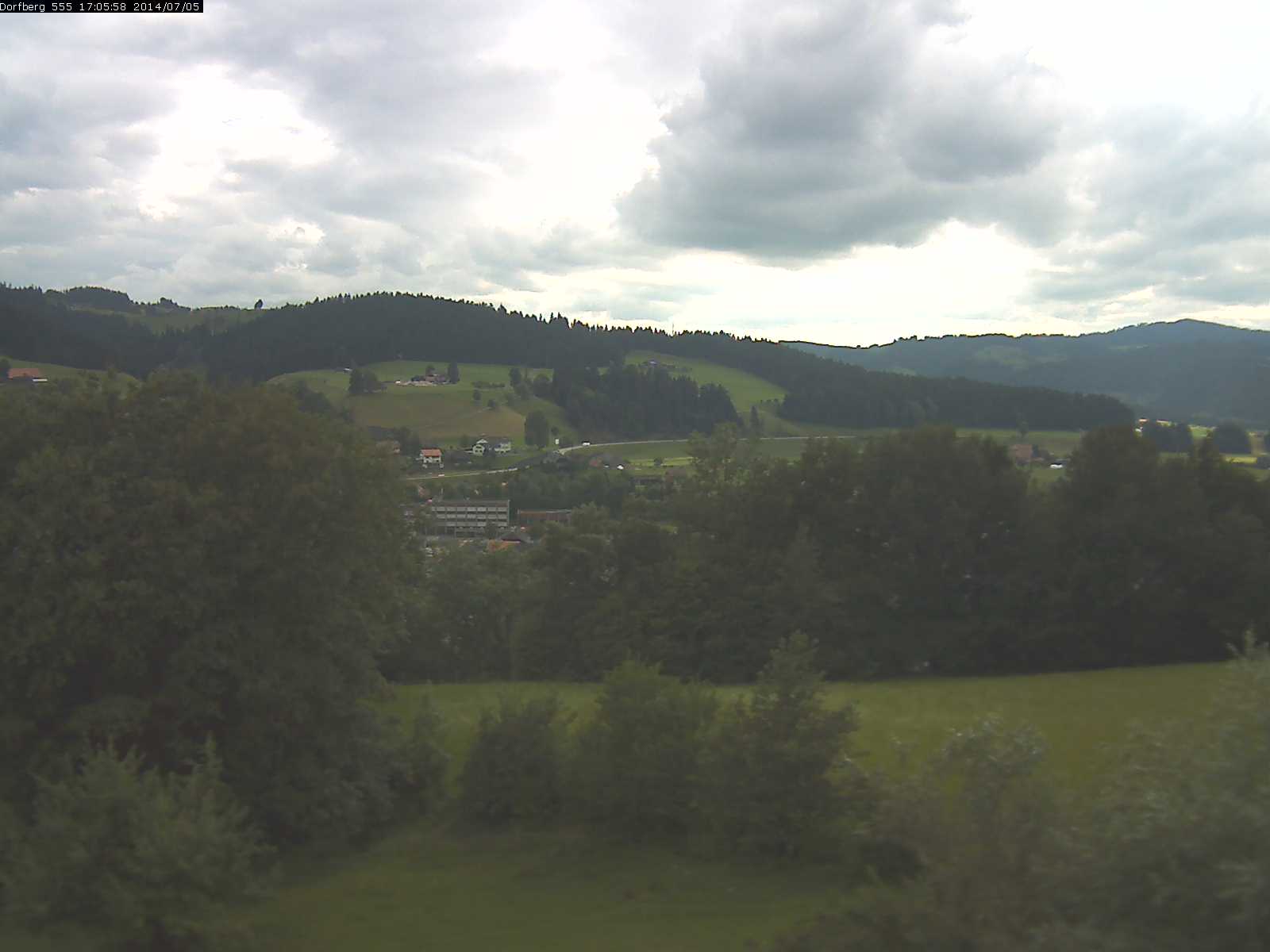Webcam-Bild: Aussicht vom Dorfberg in Langnau 20140705-170600