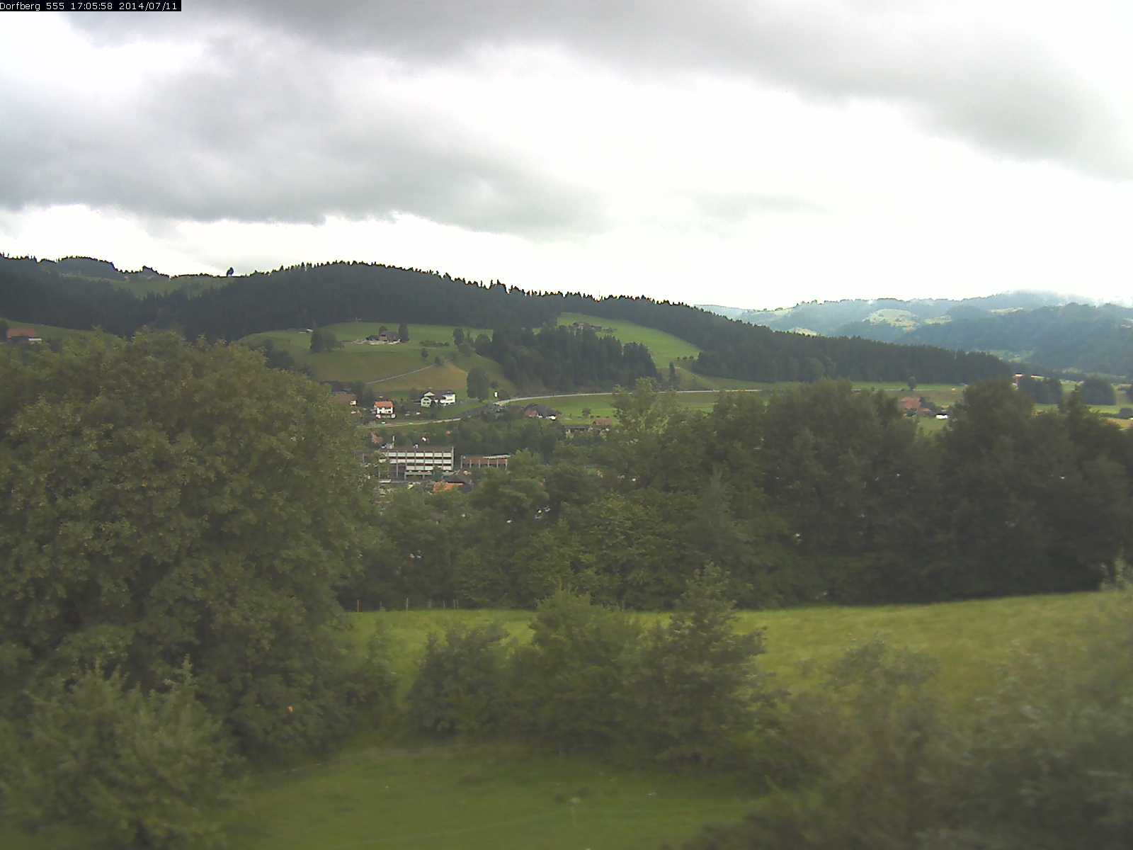 Webcam-Bild: Aussicht vom Dorfberg in Langnau 20140711-170600