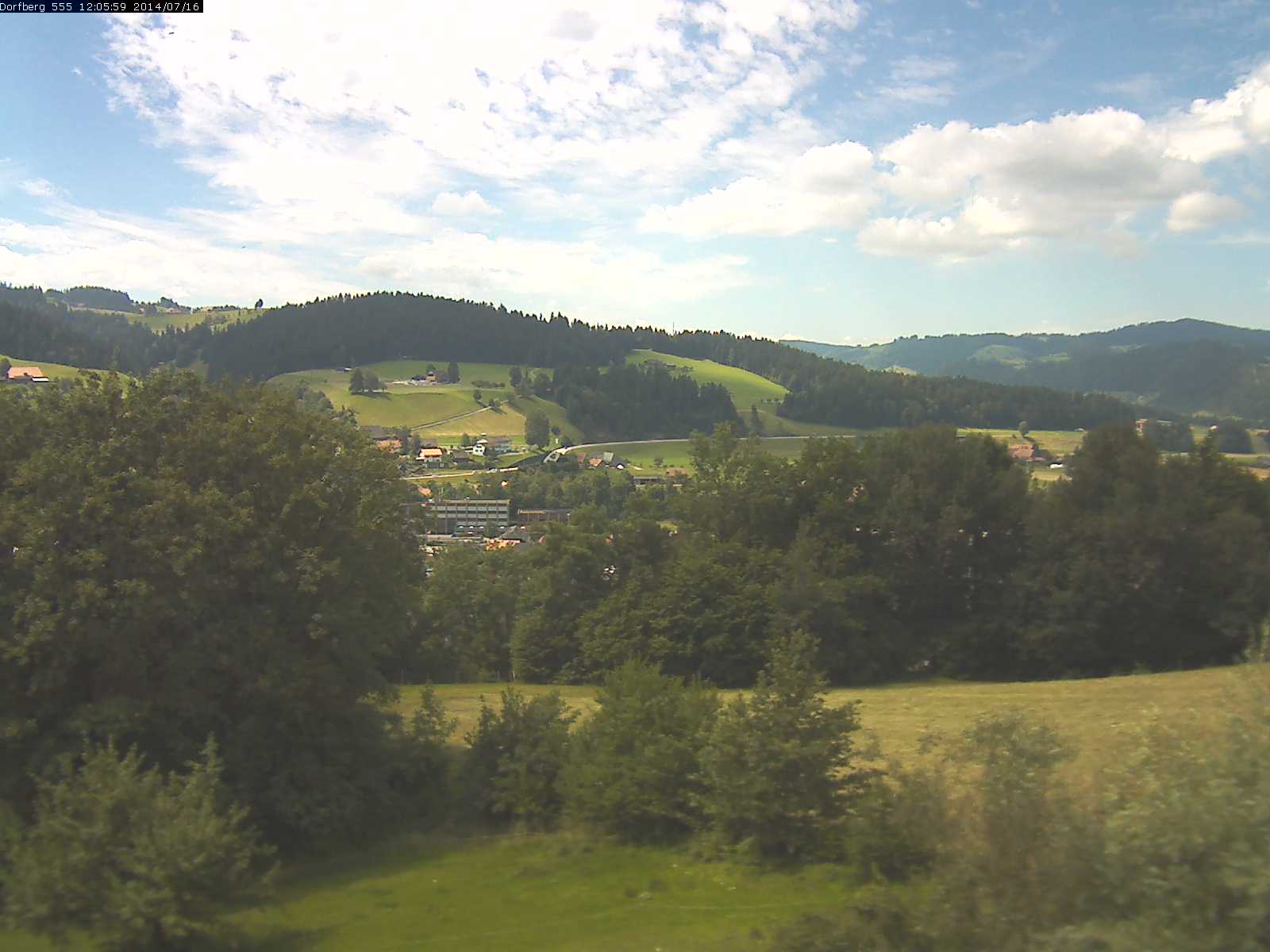 Webcam-Bild: Aussicht vom Dorfberg in Langnau 20140716-120600