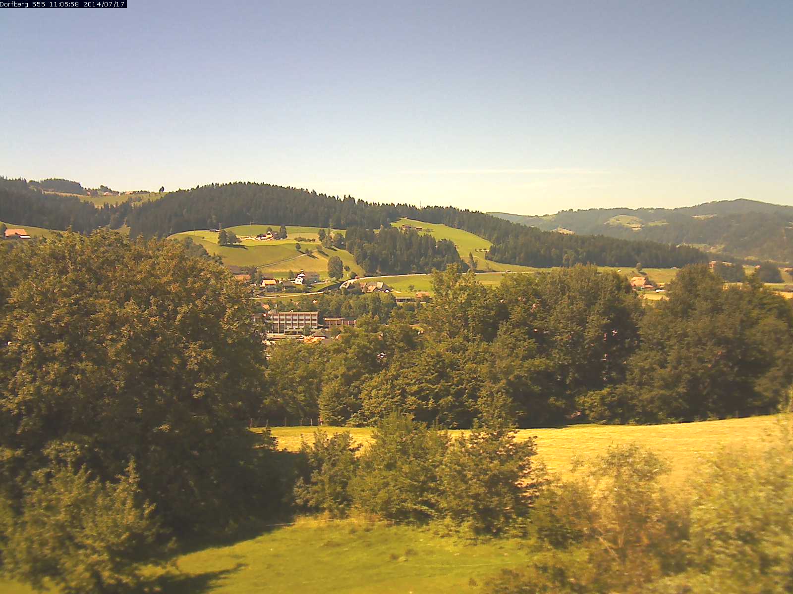 Webcam-Bild: Aussicht vom Dorfberg in Langnau 20140717-110600