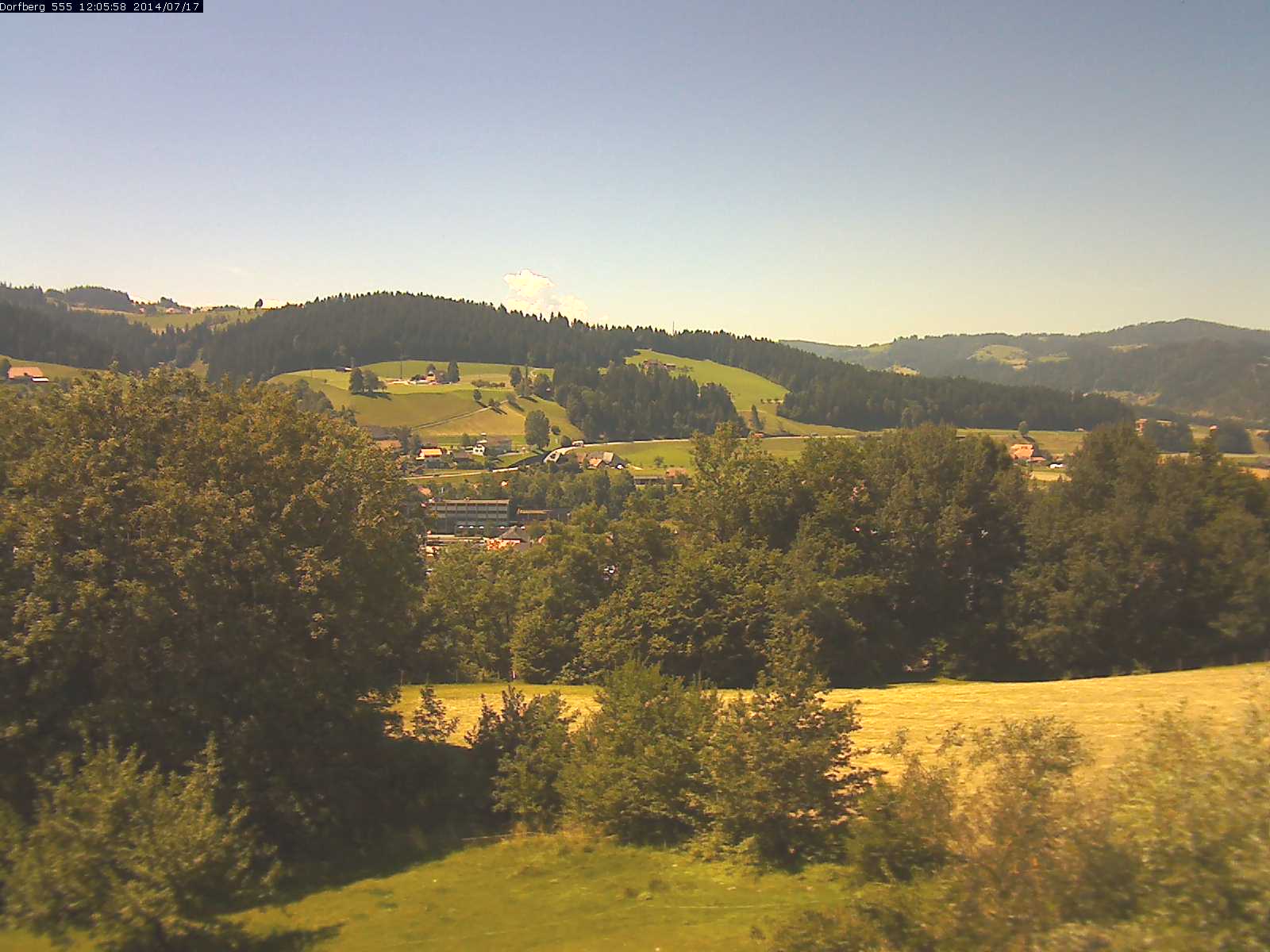 Webcam-Bild: Aussicht vom Dorfberg in Langnau 20140717-120600
