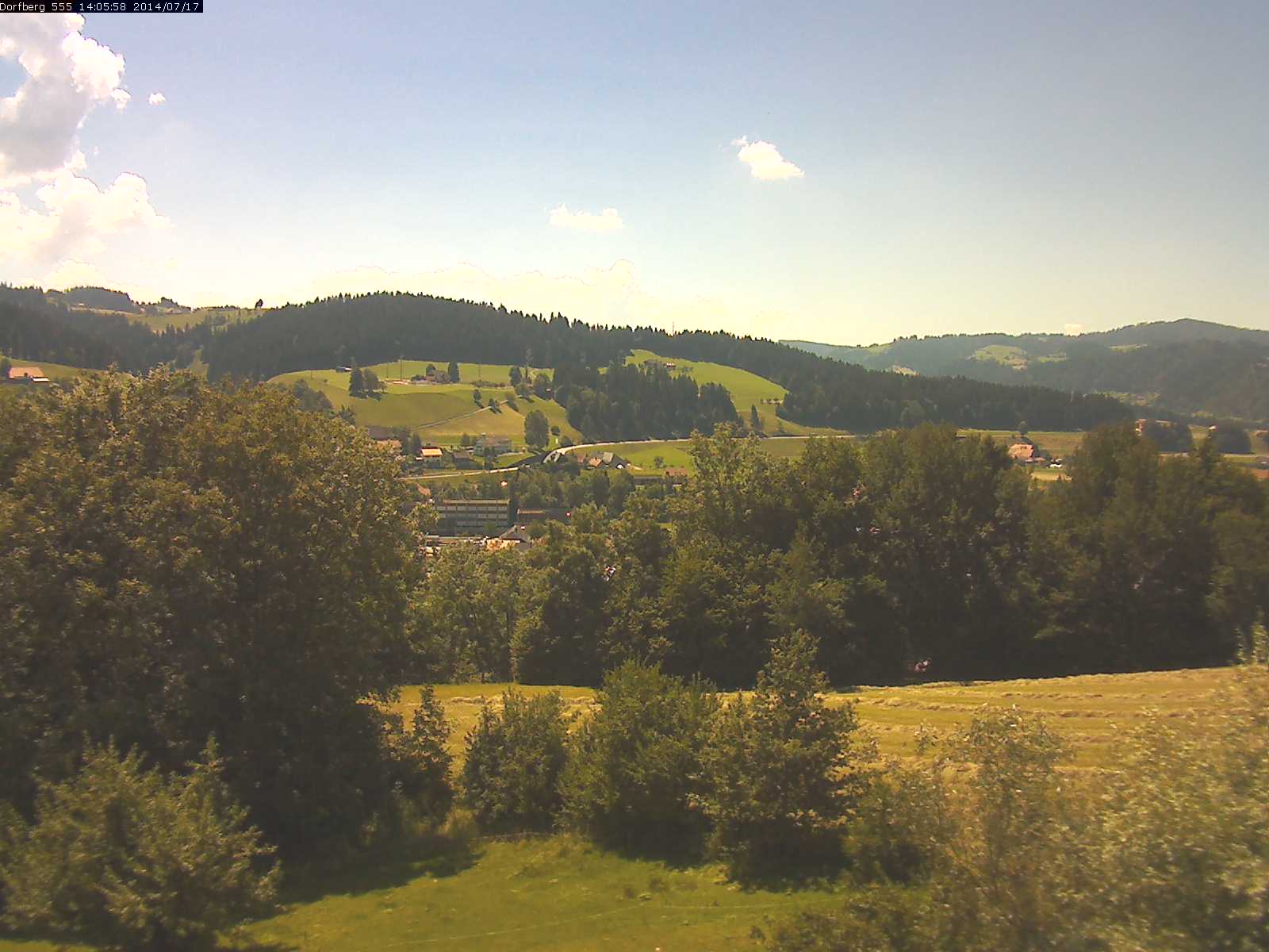 Webcam-Bild: Aussicht vom Dorfberg in Langnau 20140717-140600