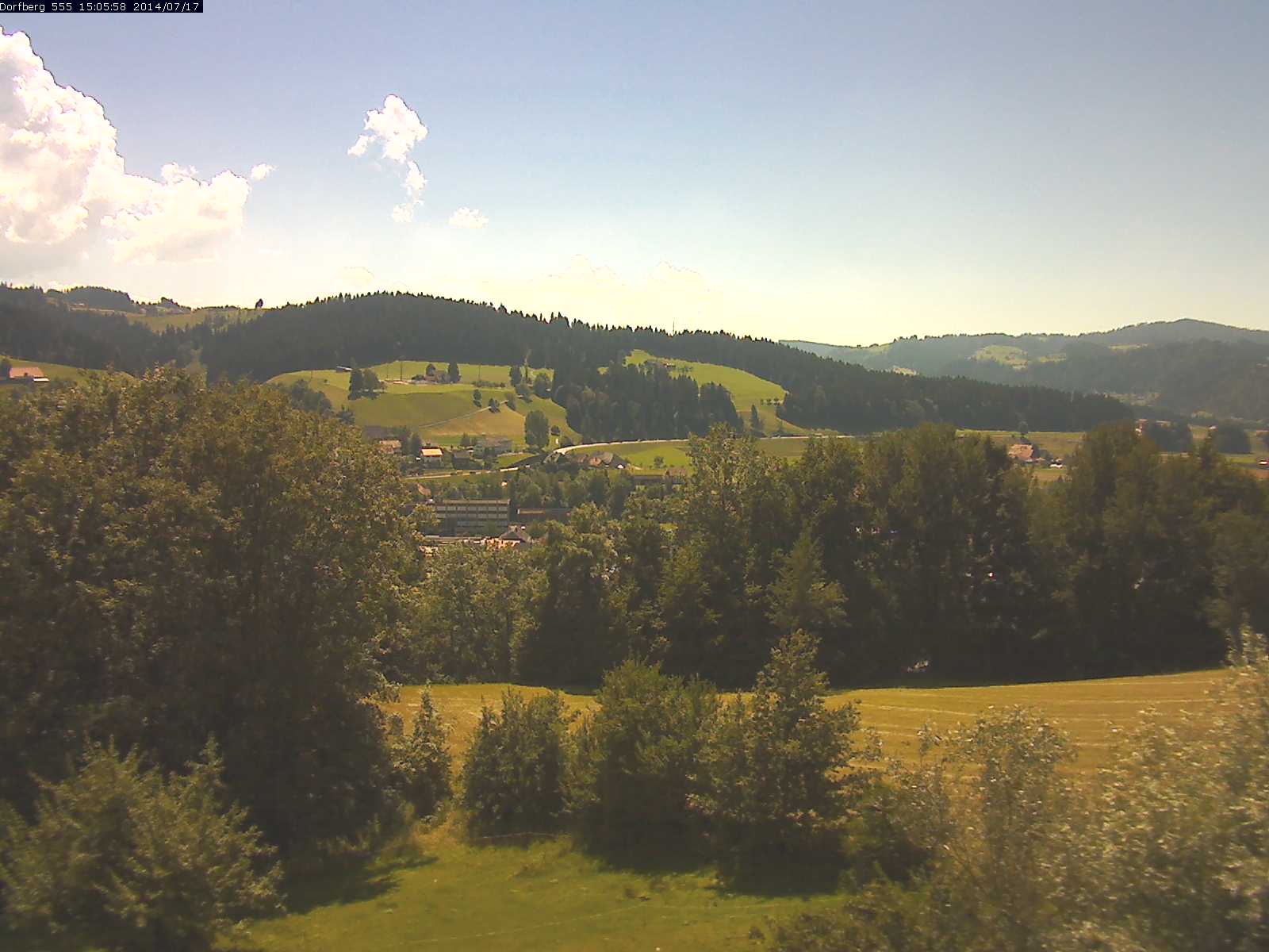Webcam-Bild: Aussicht vom Dorfberg in Langnau 20140717-150600