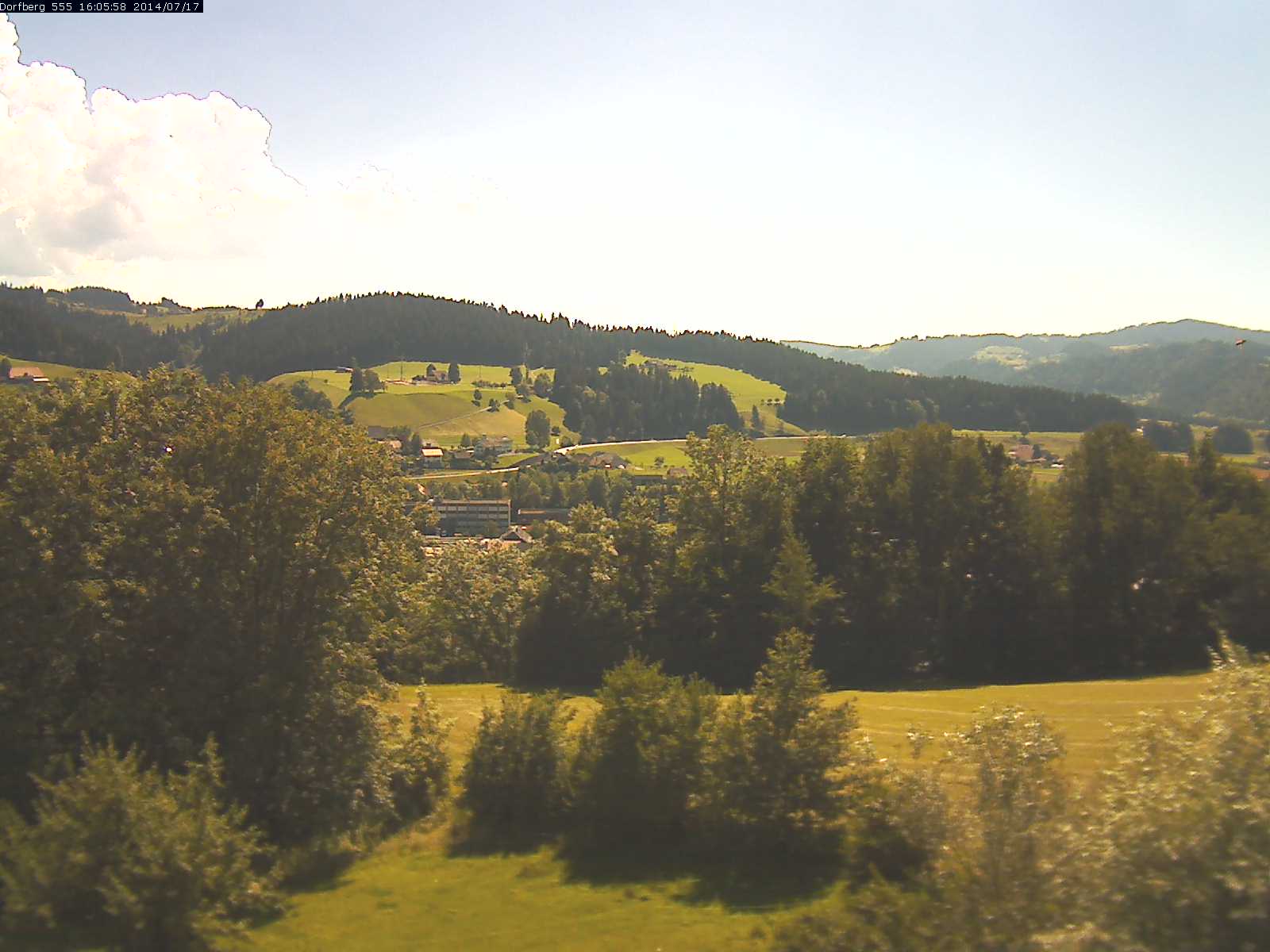 Webcam-Bild: Aussicht vom Dorfberg in Langnau 20140717-160600