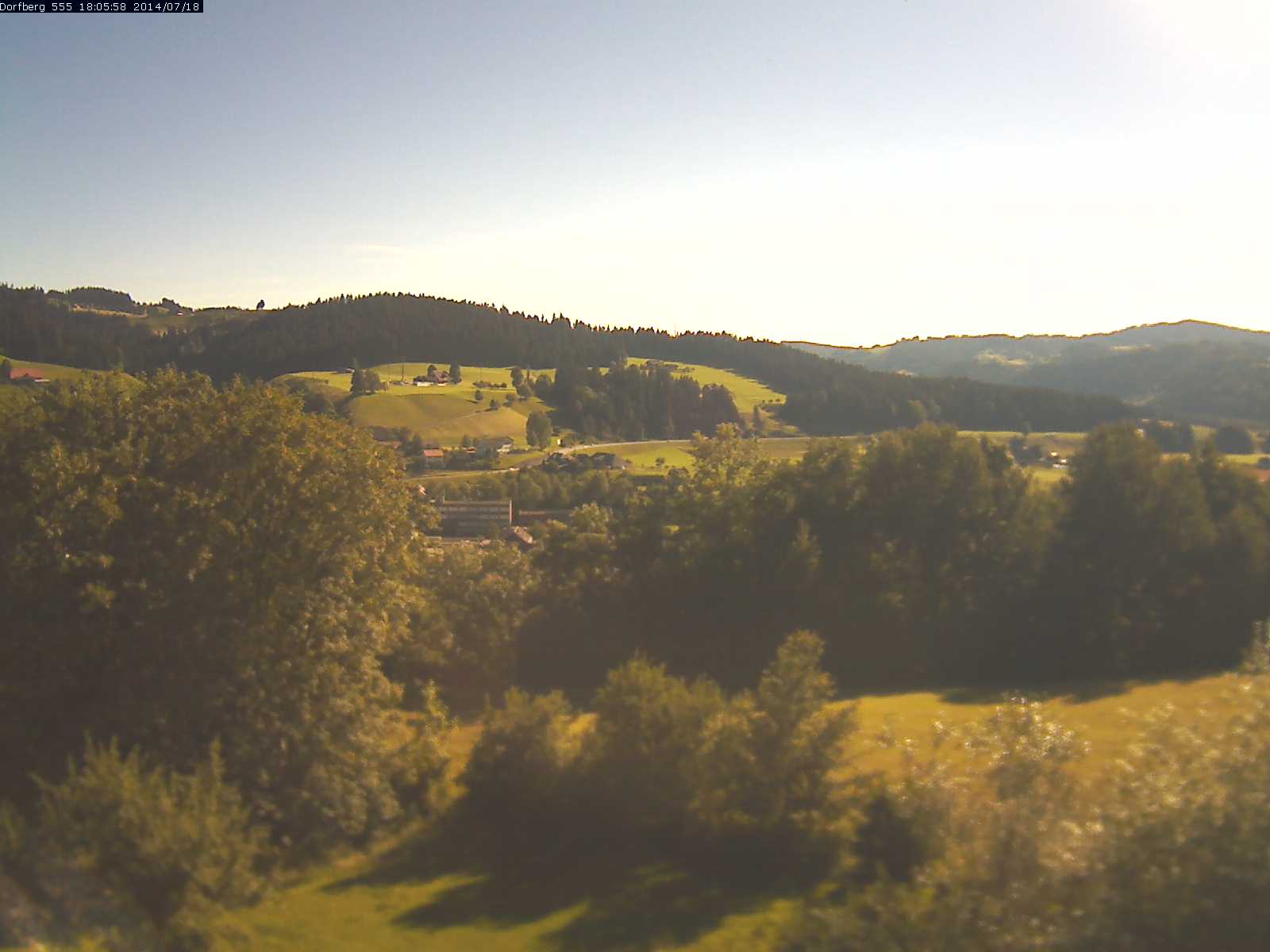Webcam-Bild: Aussicht vom Dorfberg in Langnau 20140718-180600