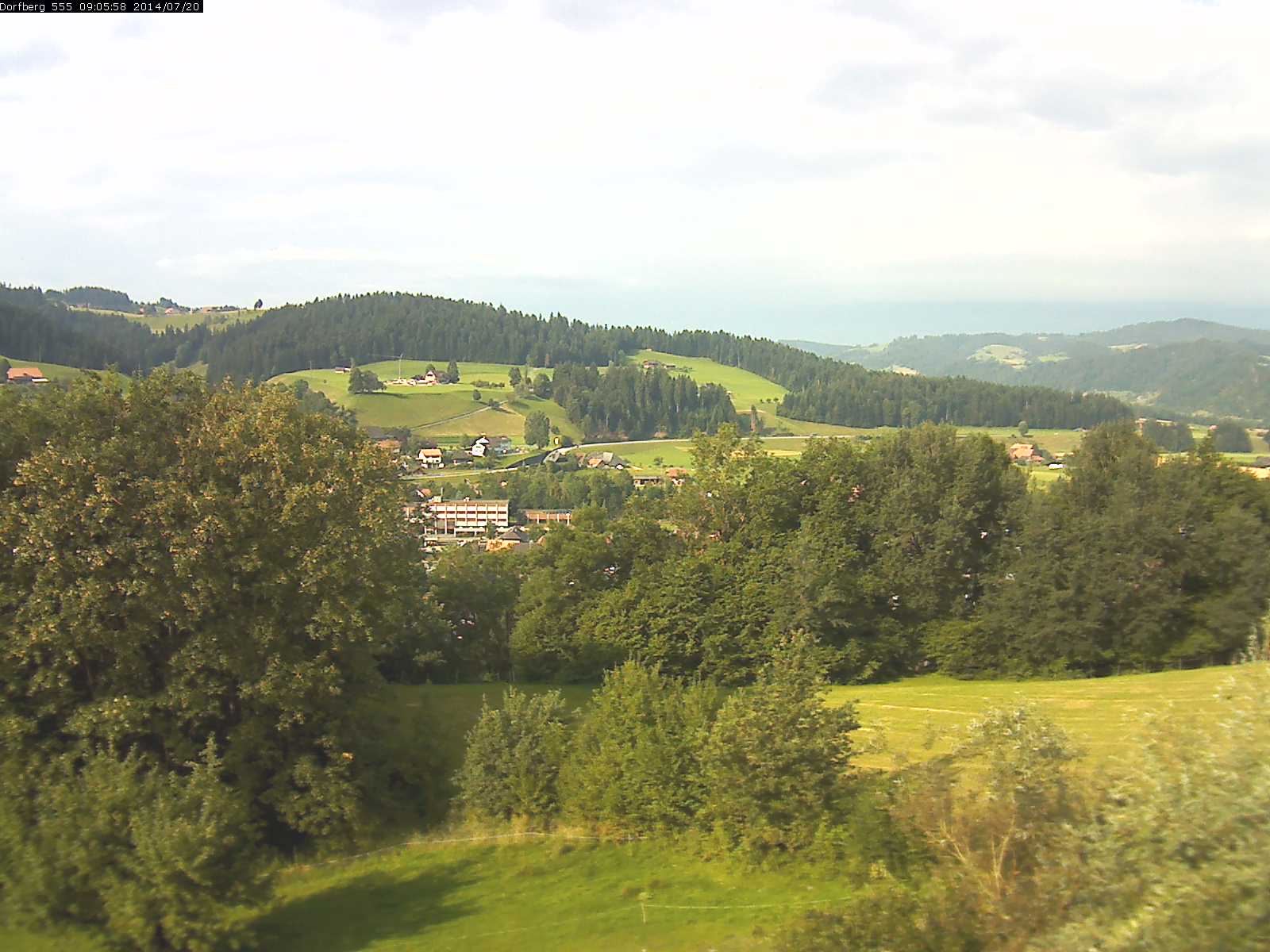Webcam-Bild: Aussicht vom Dorfberg in Langnau 20140720-090600