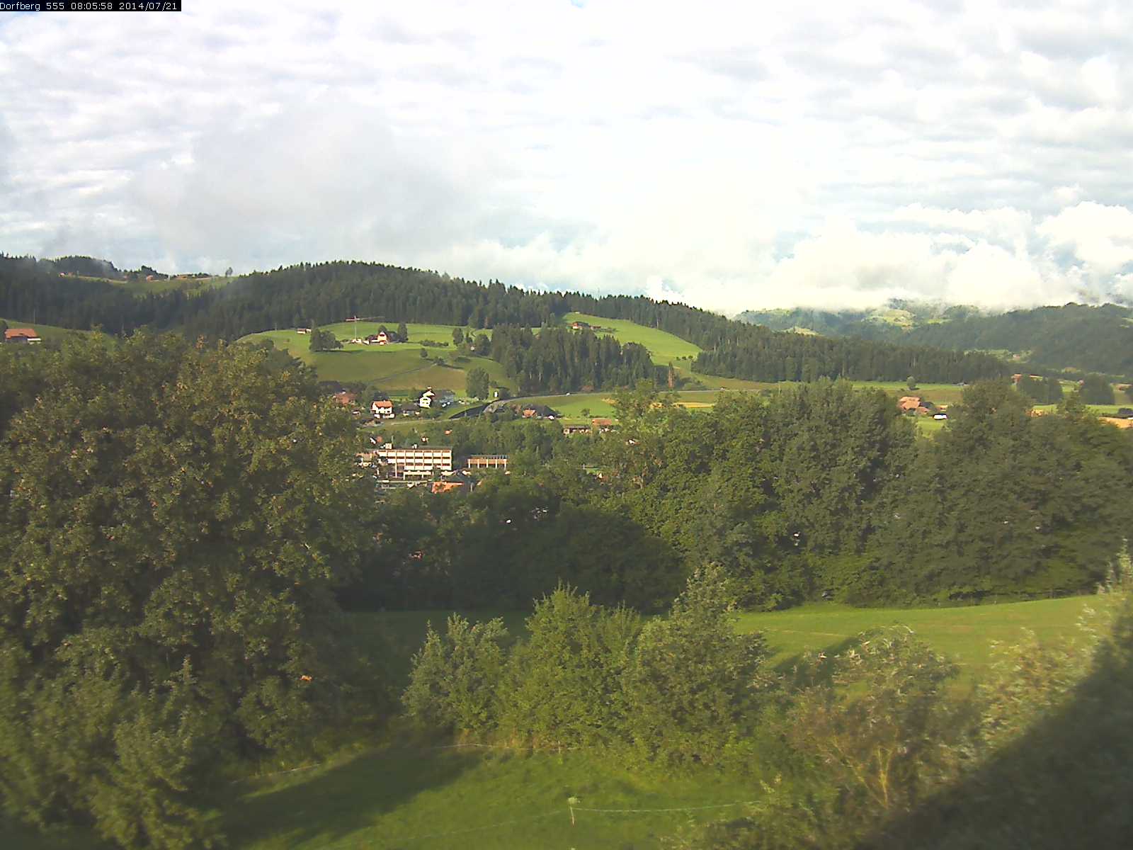 Webcam-Bild: Aussicht vom Dorfberg in Langnau 20140721-080600
