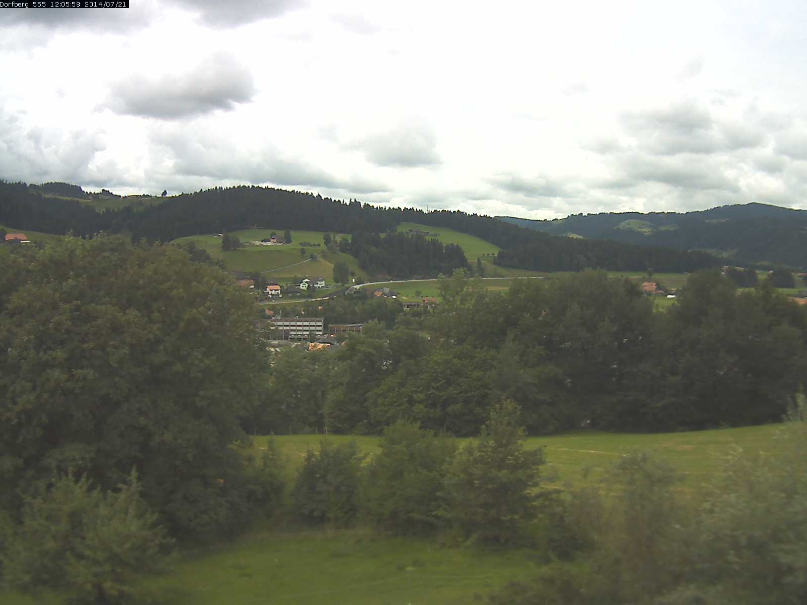 Webcam-Bild: Aussicht vom Dorfberg in Langnau 20140721-120600