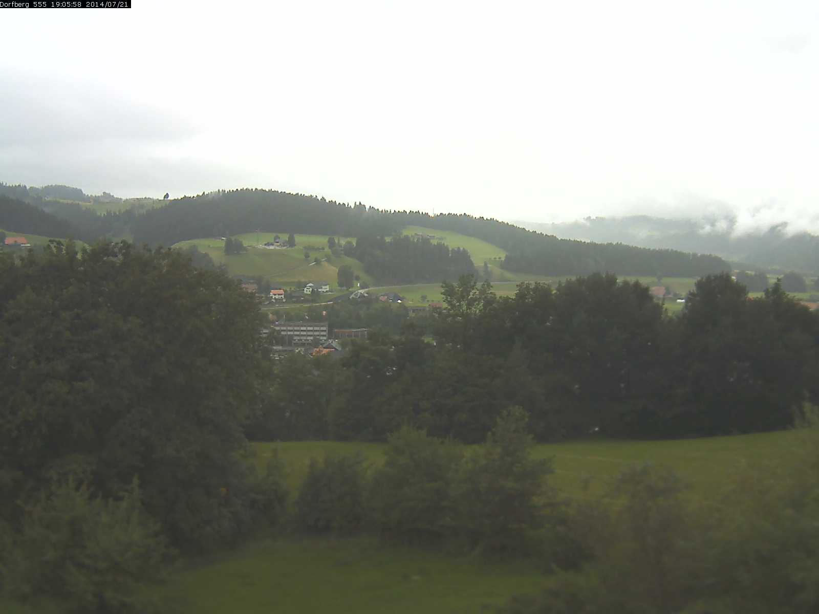 Webcam-Bild: Aussicht vom Dorfberg in Langnau 20140721-190600