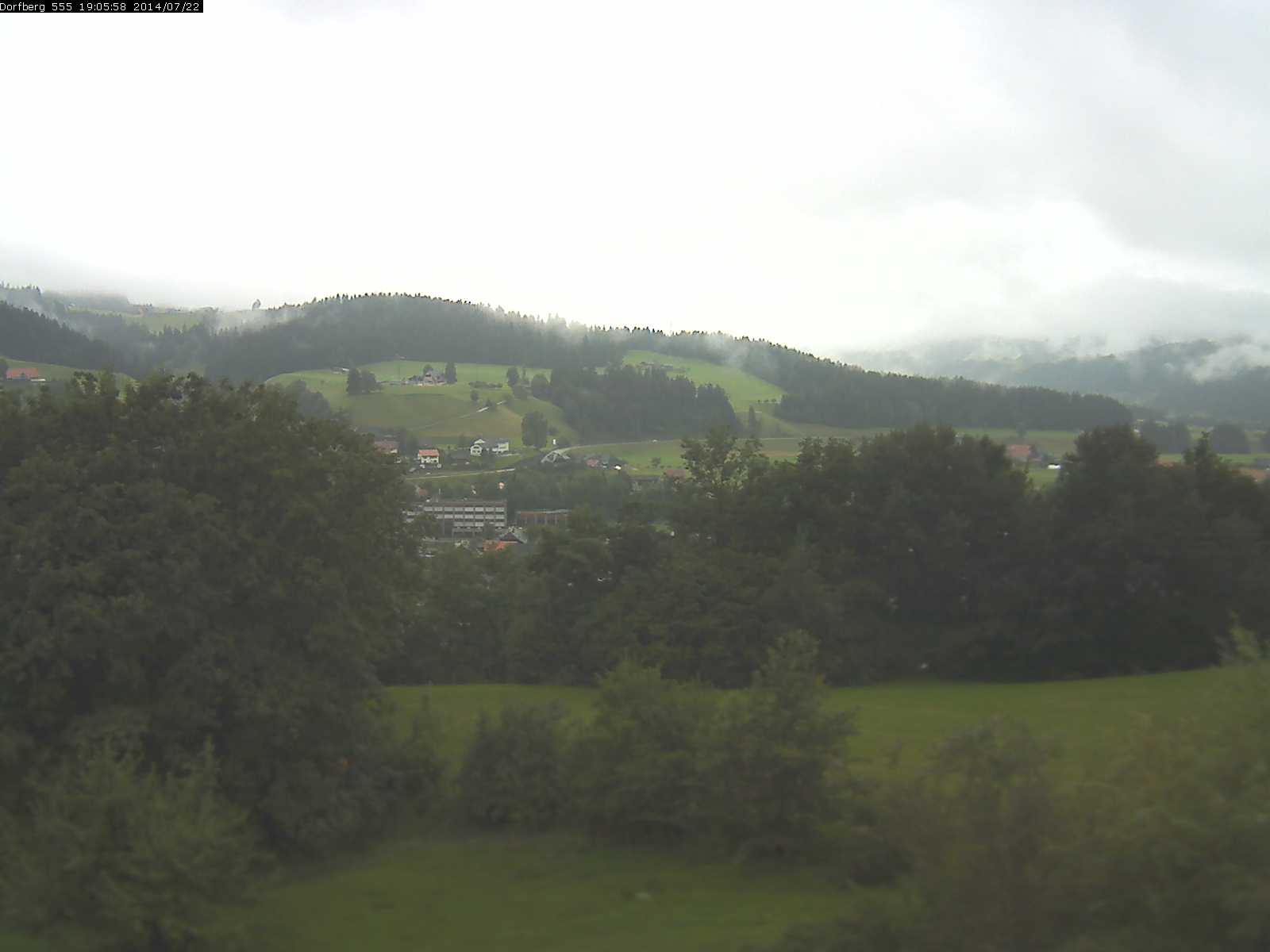 Webcam-Bild: Aussicht vom Dorfberg in Langnau 20140722-190600