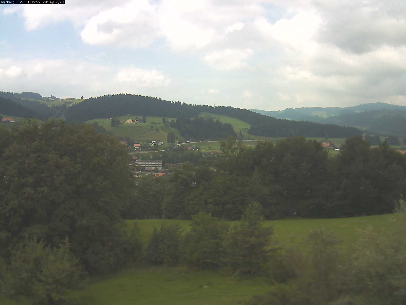 Webcam-Bild: Aussicht vom Dorfberg in Langnau 20140723-110600