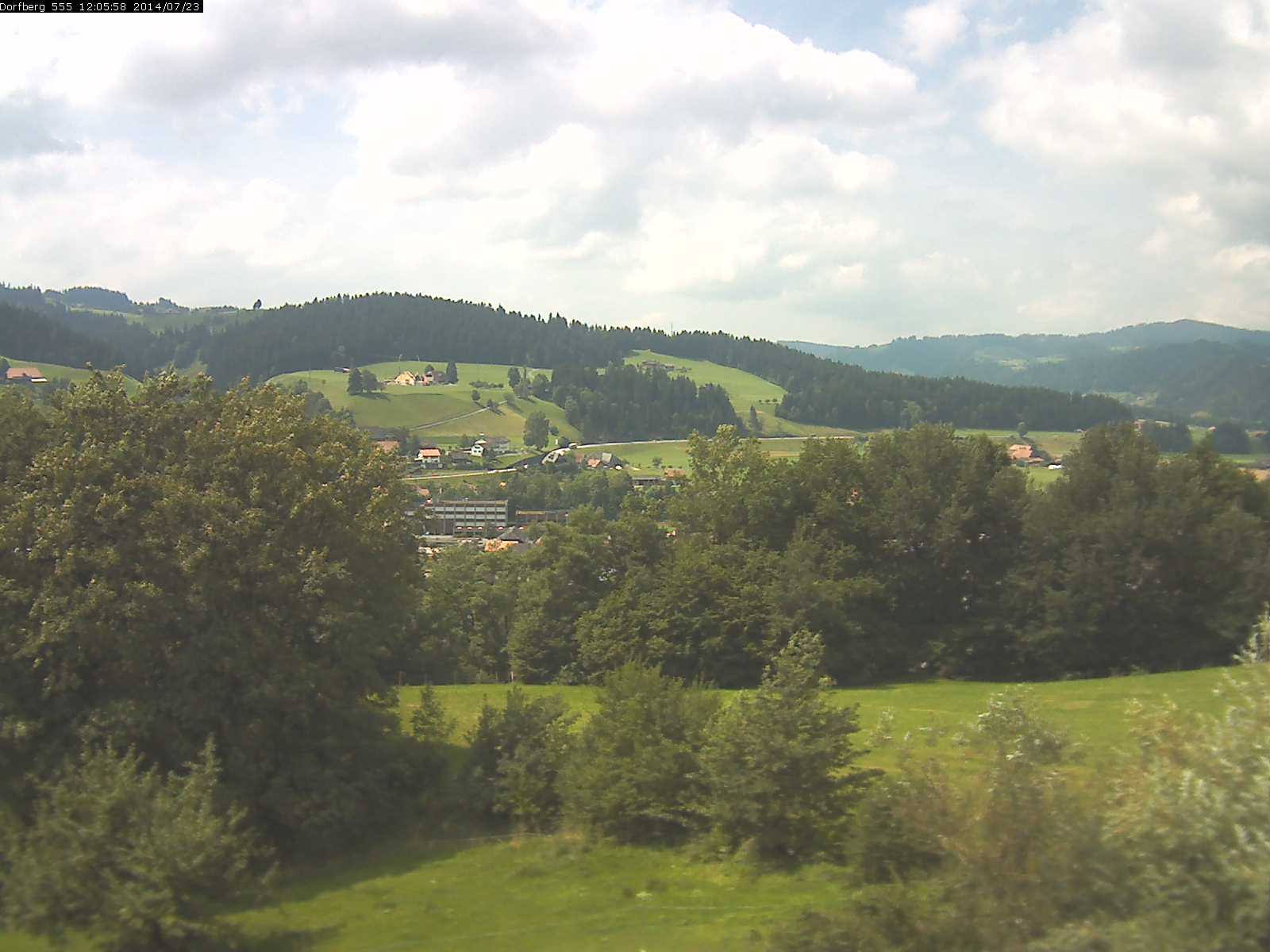 Webcam-Bild: Aussicht vom Dorfberg in Langnau 20140723-120600