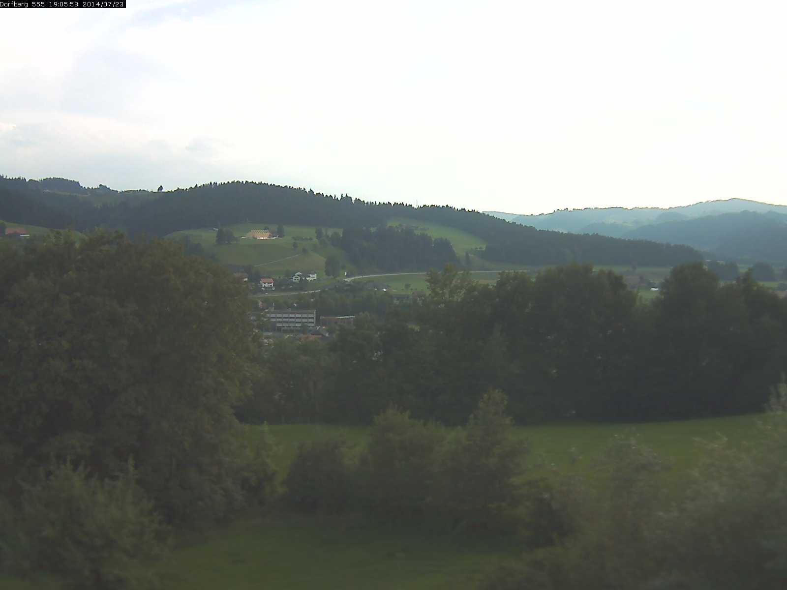 Webcam-Bild: Aussicht vom Dorfberg in Langnau 20140723-190600