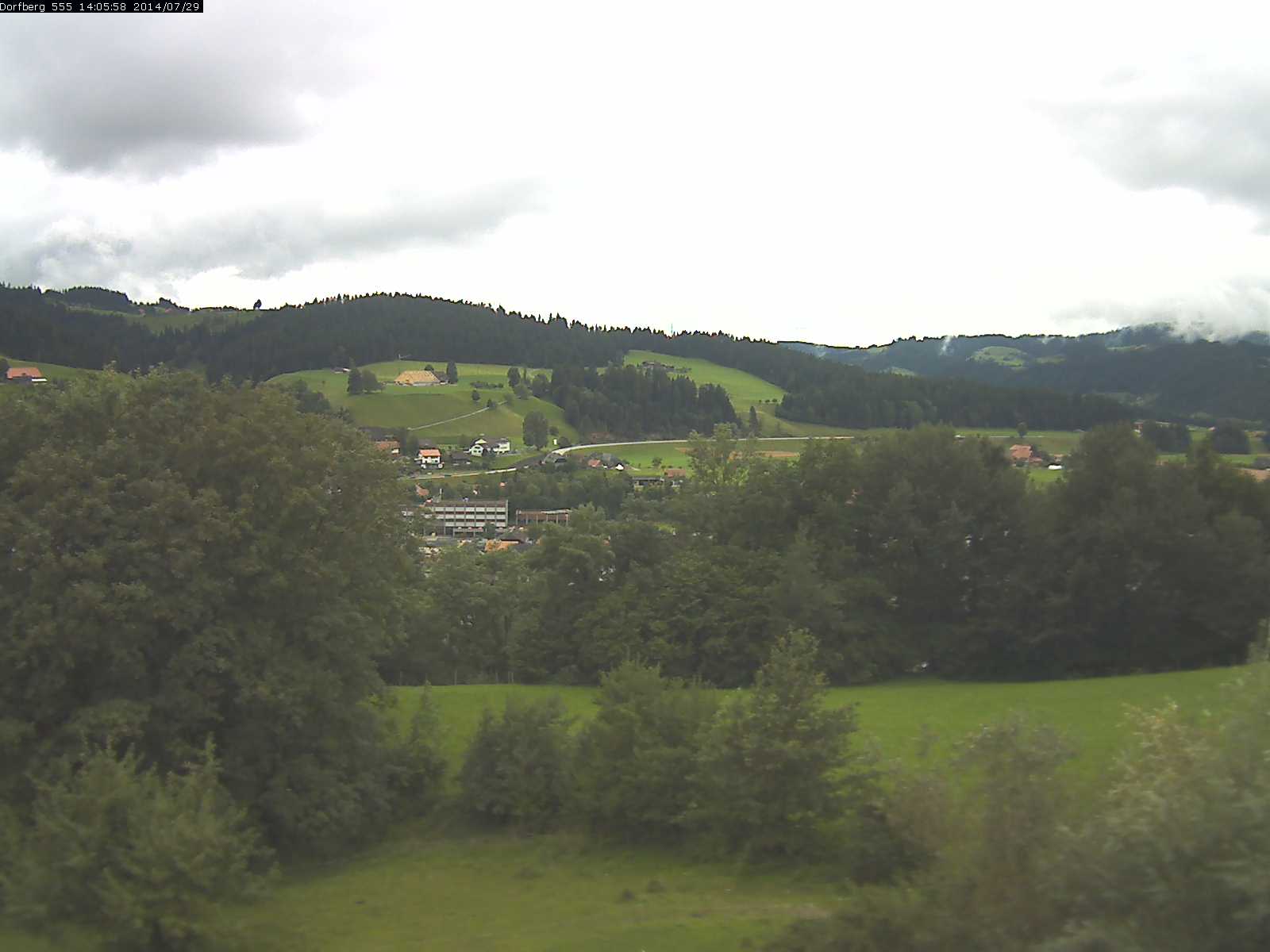 Webcam-Bild: Aussicht vom Dorfberg in Langnau 20140729-140600