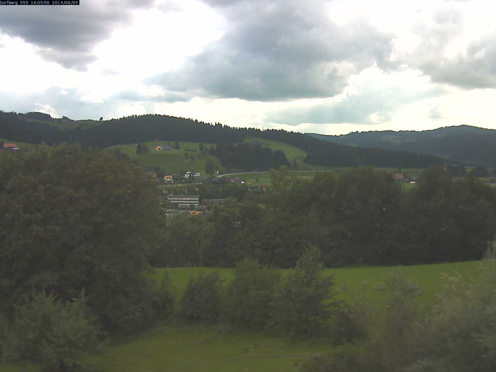 Webcam-Bild: Aussicht vom Dorfberg in Langnau 20140805-160600