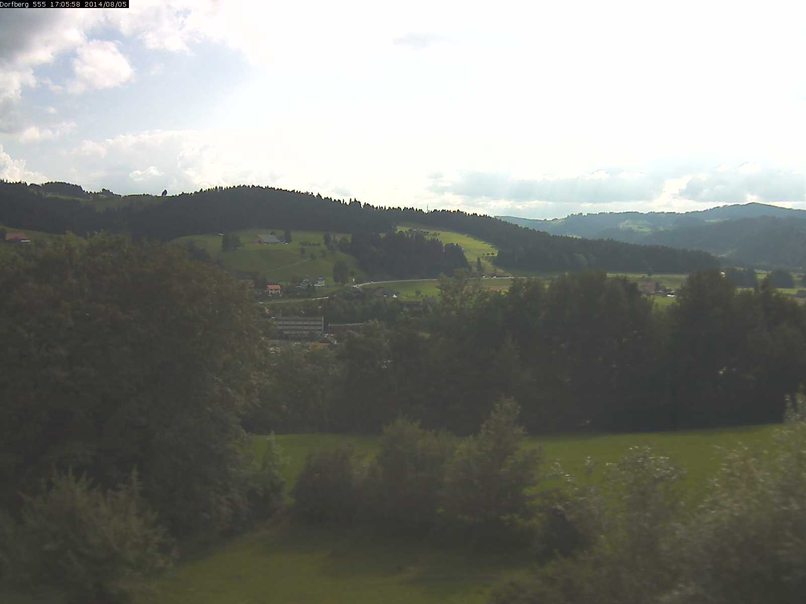 Webcam-Bild: Aussicht vom Dorfberg in Langnau 20140805-170600