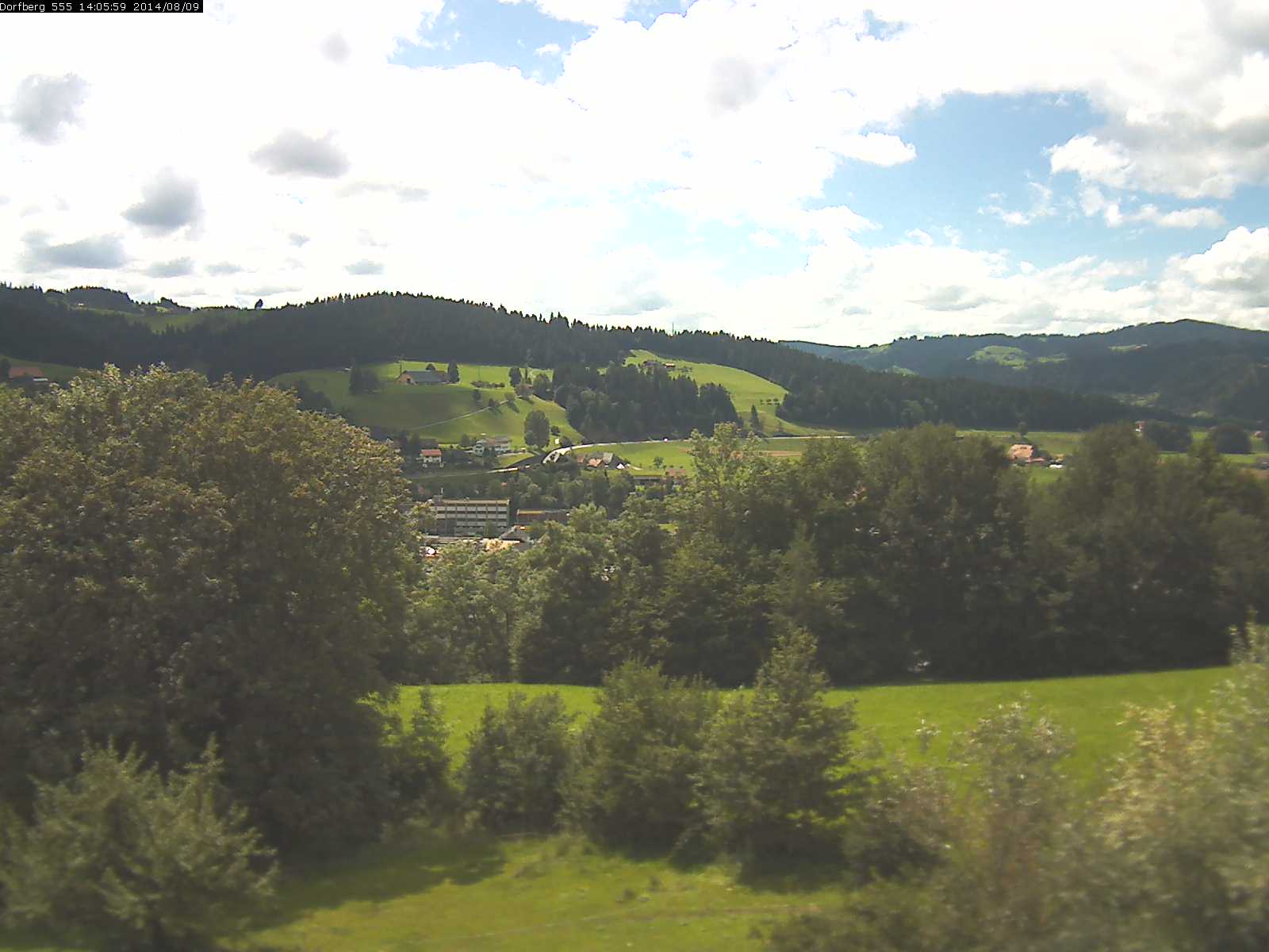 Webcam-Bild: Aussicht vom Dorfberg in Langnau 20140809-140600