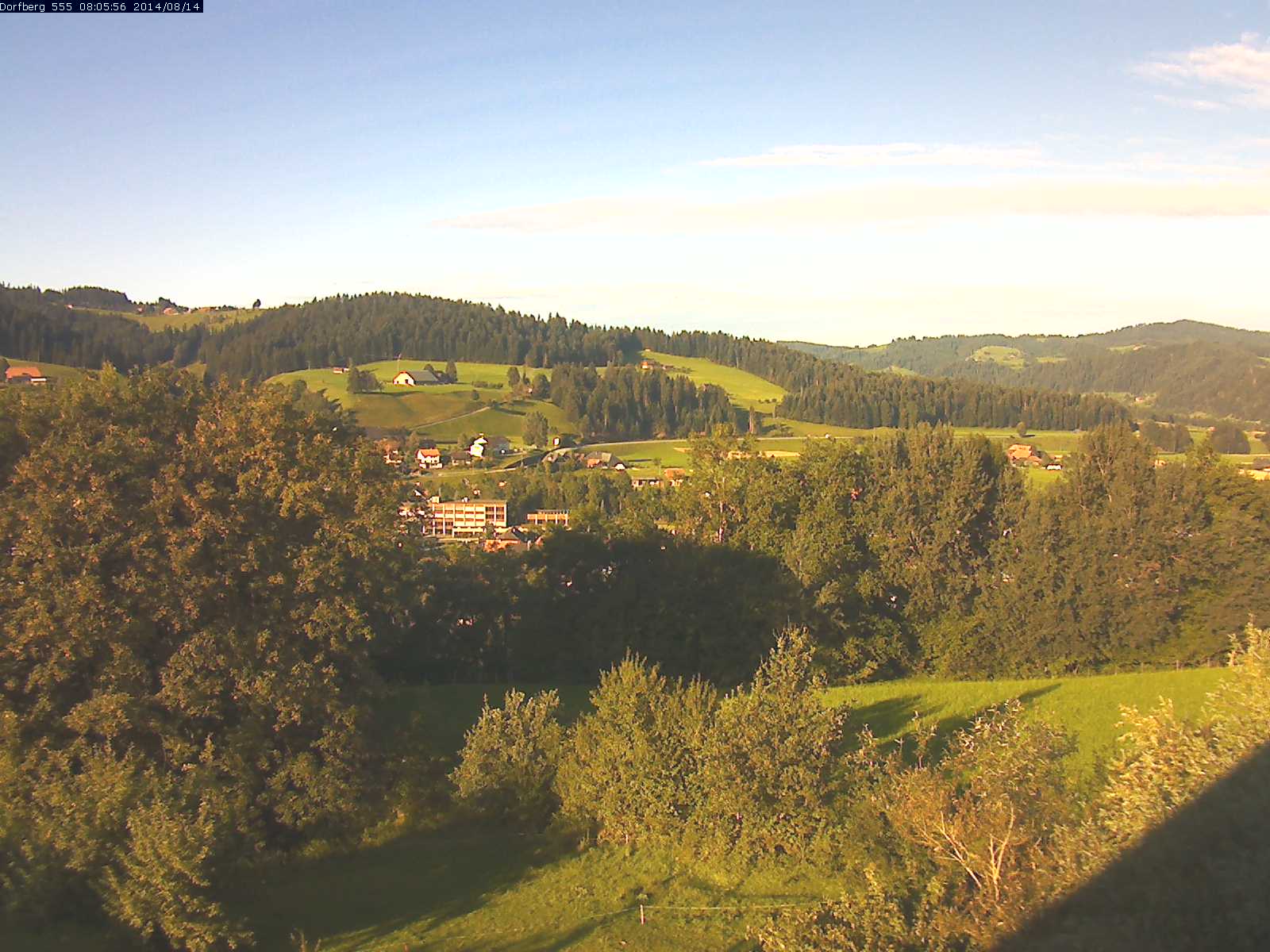 Webcam-Bild: Aussicht vom Dorfberg in Langnau 20140814-080600
