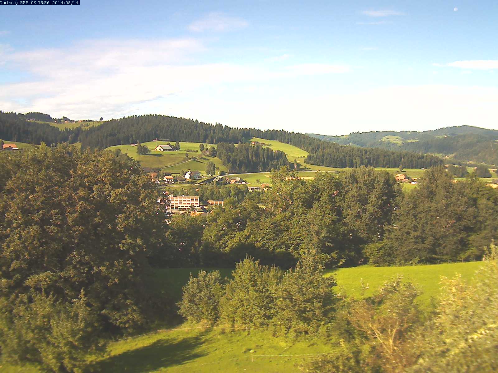 Webcam-Bild: Aussicht vom Dorfberg in Langnau 20140814-090600