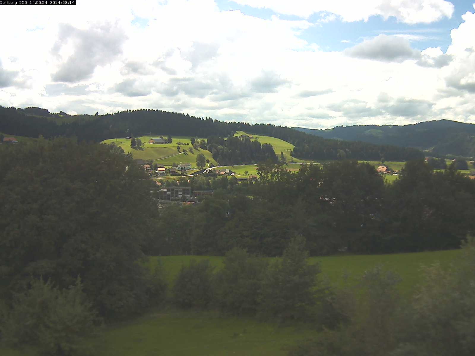 Webcam-Bild: Aussicht vom Dorfberg in Langnau 20140814-140600