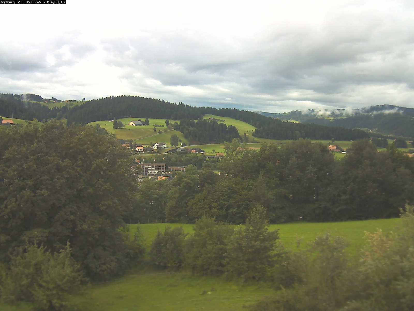 Webcam-Bild: Aussicht vom Dorfberg in Langnau 20140815-090600