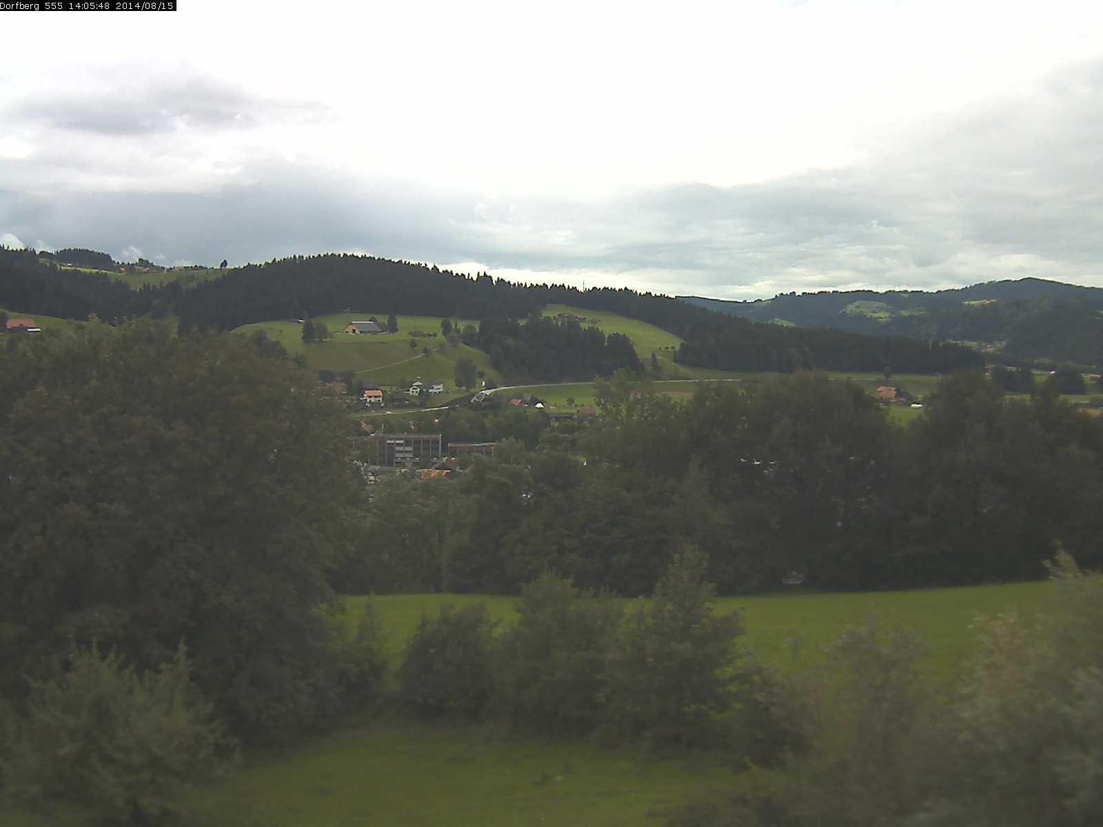 Webcam-Bild: Aussicht vom Dorfberg in Langnau 20140815-140600