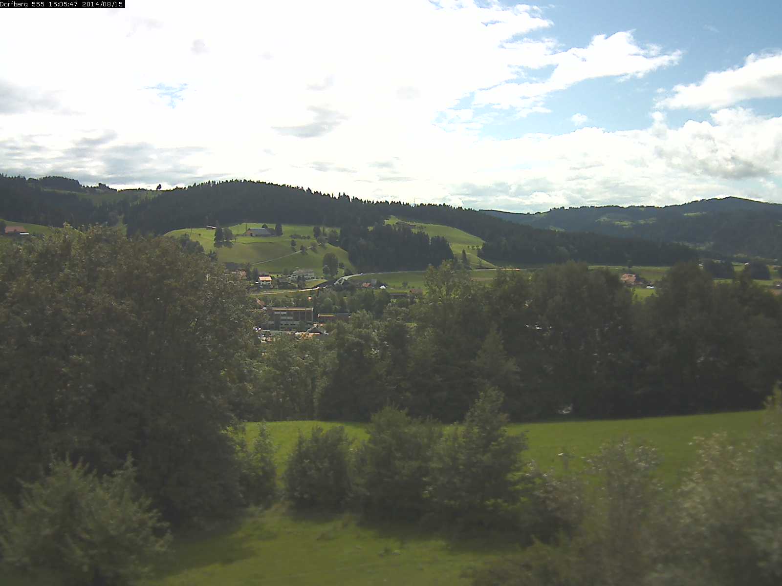 Webcam-Bild: Aussicht vom Dorfberg in Langnau 20140815-150600
