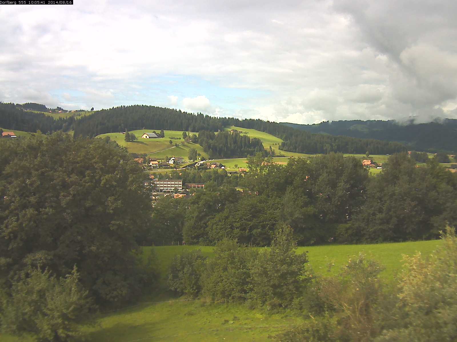 Webcam-Bild: Aussicht vom Dorfberg in Langnau 20140816-100600