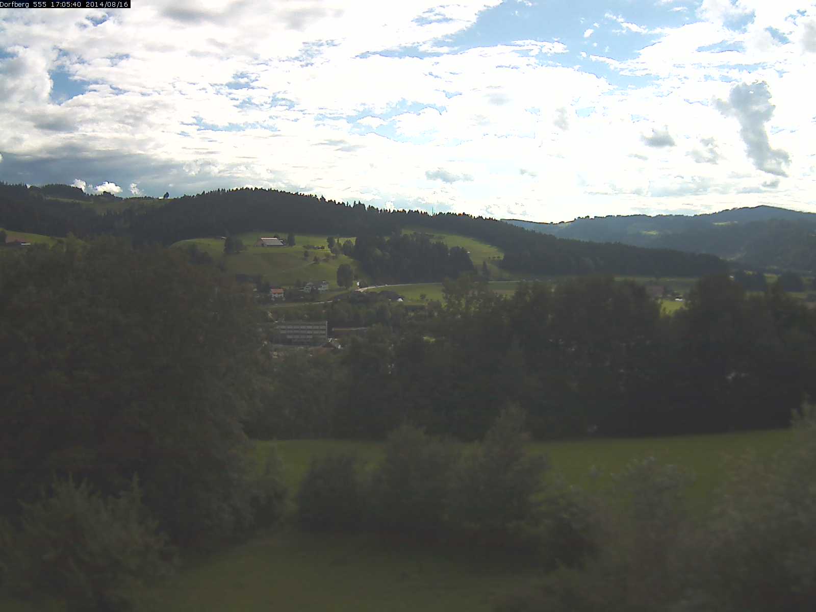 Webcam-Bild: Aussicht vom Dorfberg in Langnau 20140816-170600