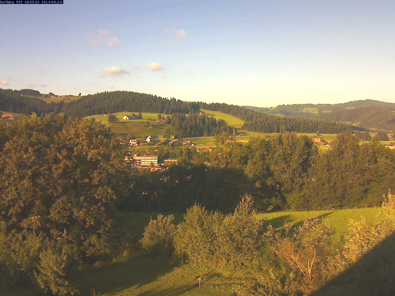 Webcam-Bild: Aussicht vom Dorfberg in Langnau 20140818-080600