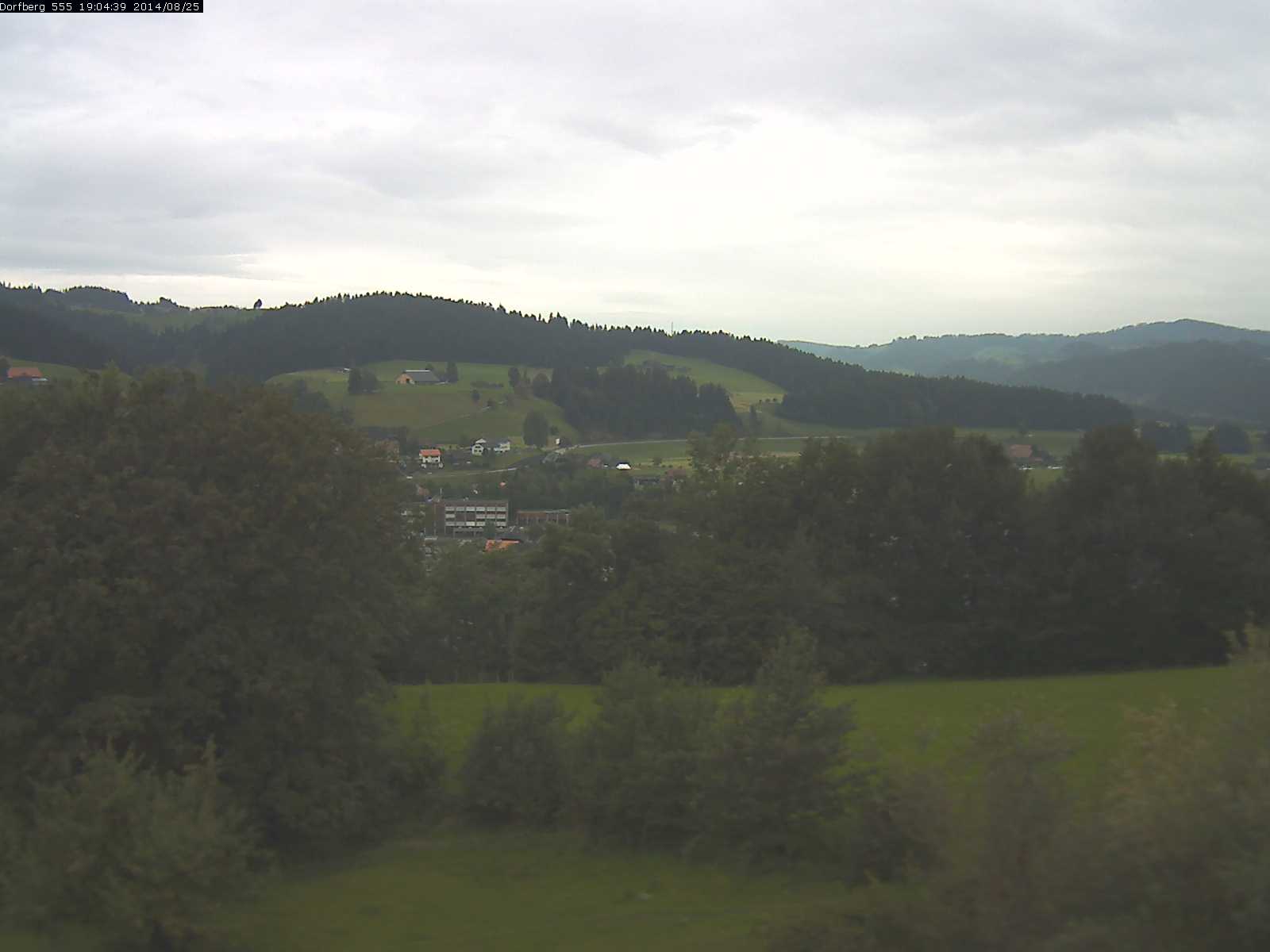 Webcam-Bild: Aussicht vom Dorfberg in Langnau 20140825-190600
