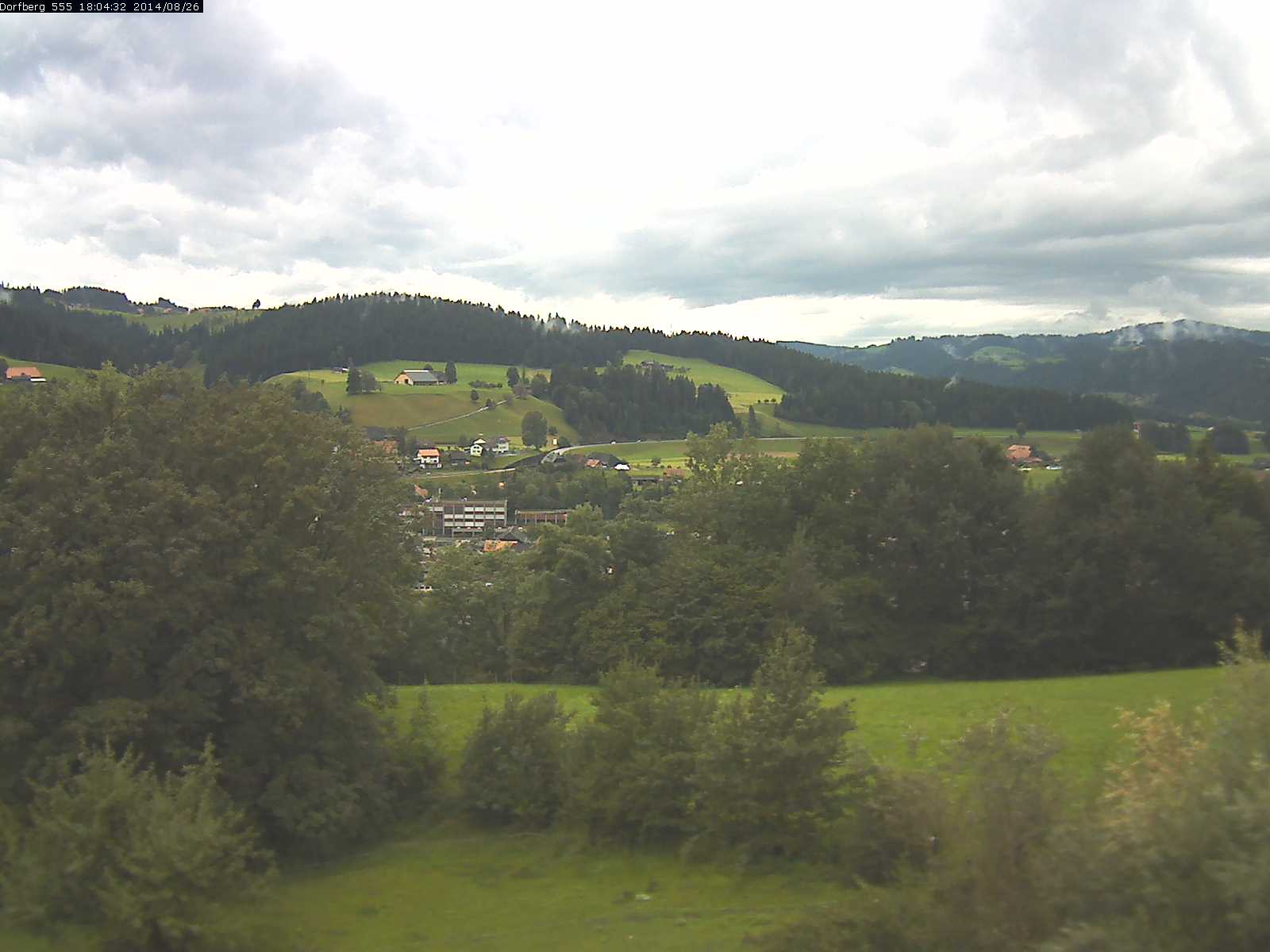 Webcam-Bild: Aussicht vom Dorfberg in Langnau 20140826-180600