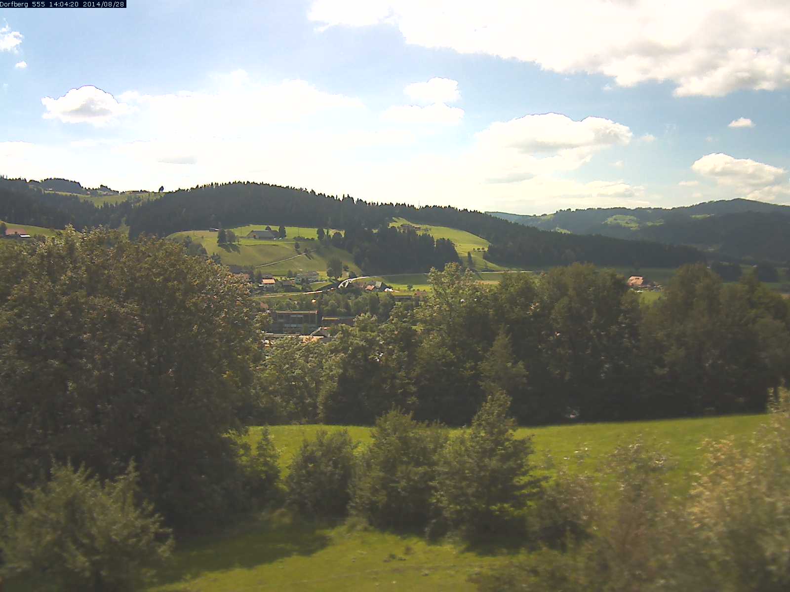 Webcam-Bild: Aussicht vom Dorfberg in Langnau 20140828-140600